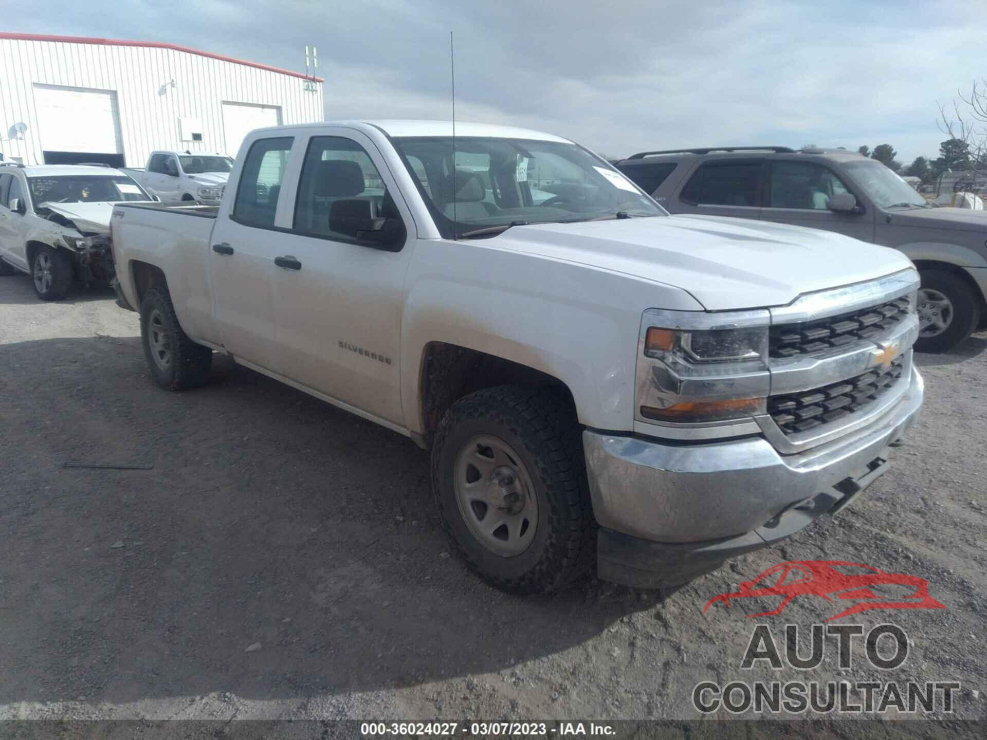 CHEVROLET SILVERADO 1500 2018 - 1GCVKNEC2JZ142461