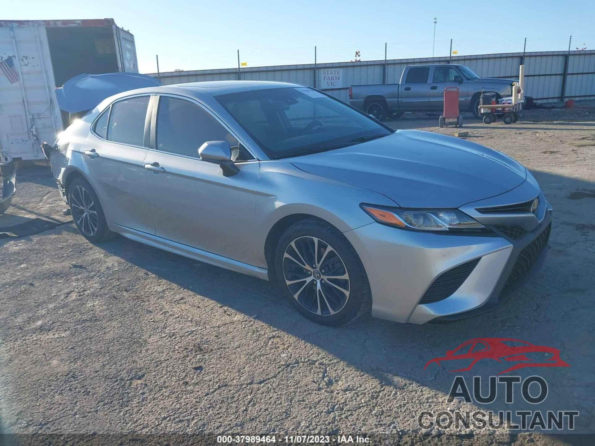 TOYOTA CAMRY 2018 - 4T1B11HK7JU544907