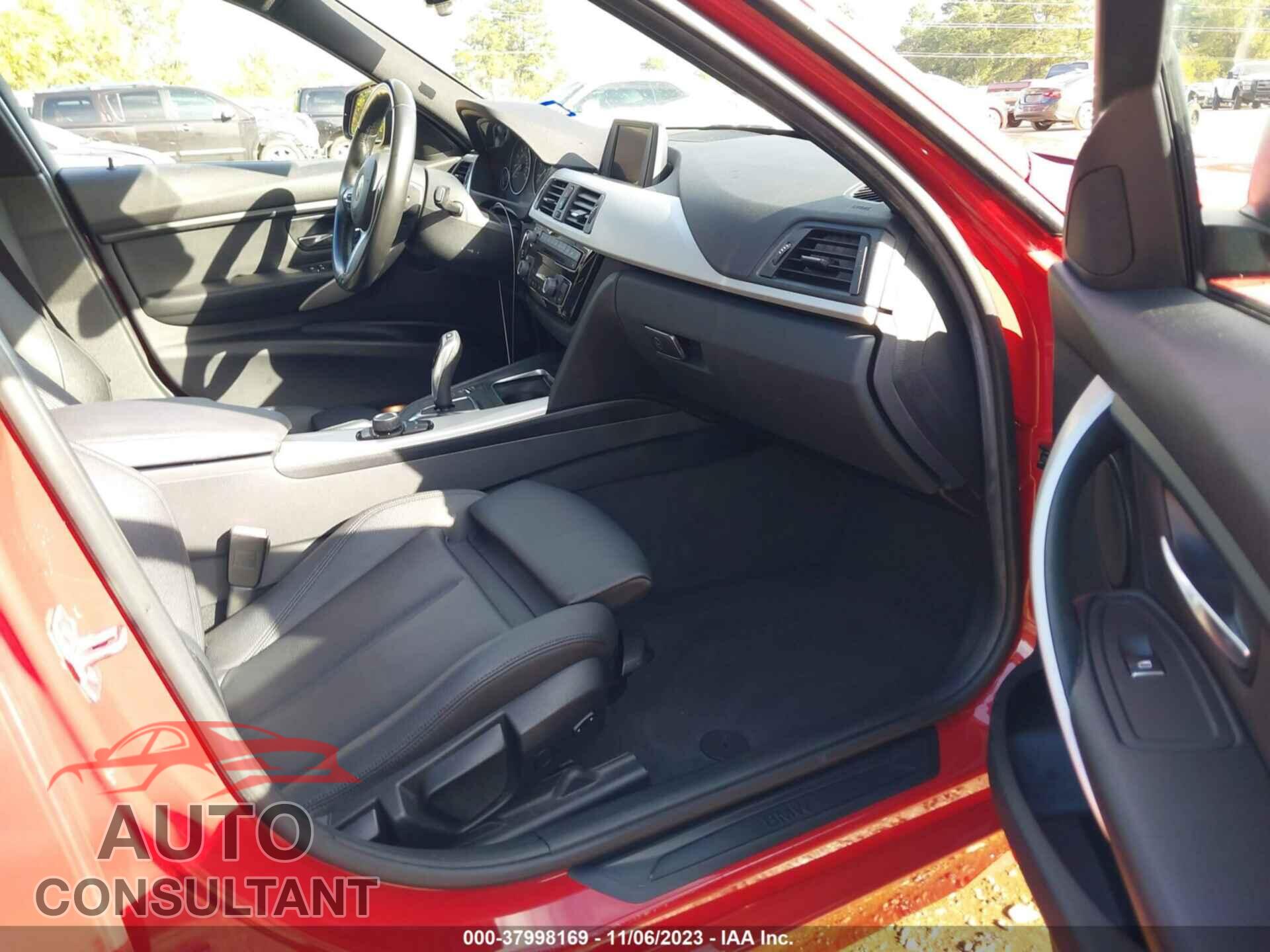 BMW 320I 2016 - WBA8E1G55GNU10511