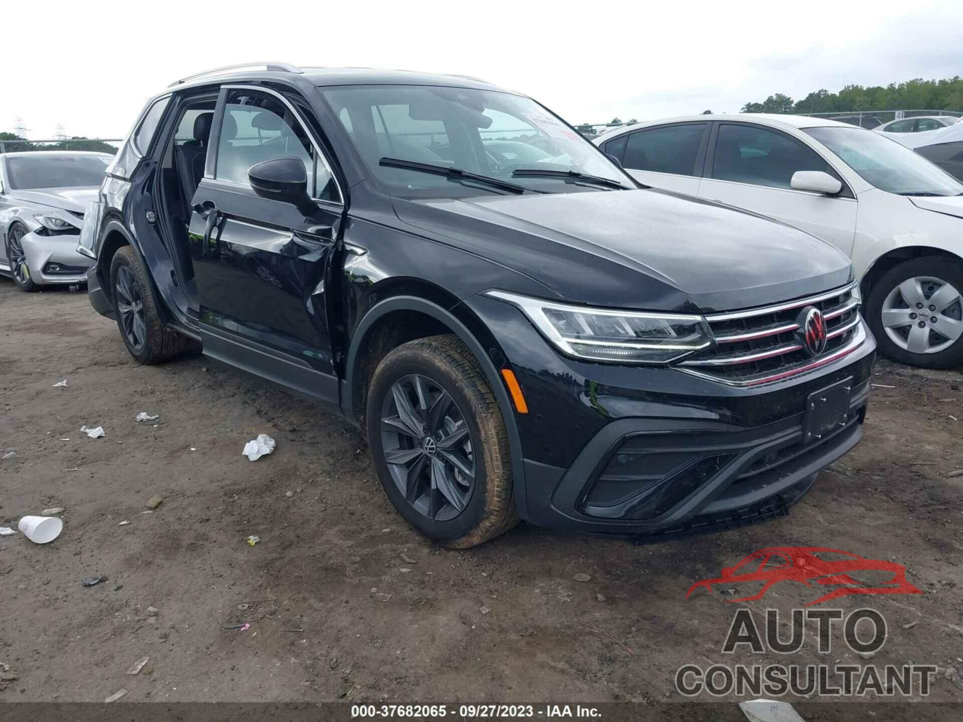 VOLKSWAGEN TIGUAN 2023 - 3VV3B7AX1PM094040