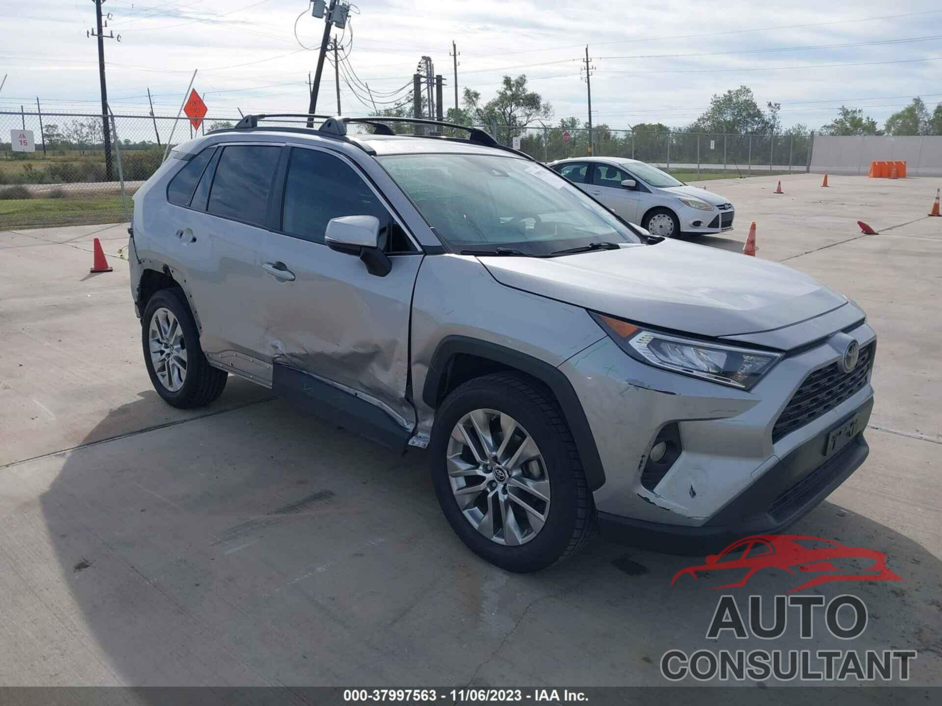 TOYOTA RAV4 2019 - JTMC1RFV0KD009696