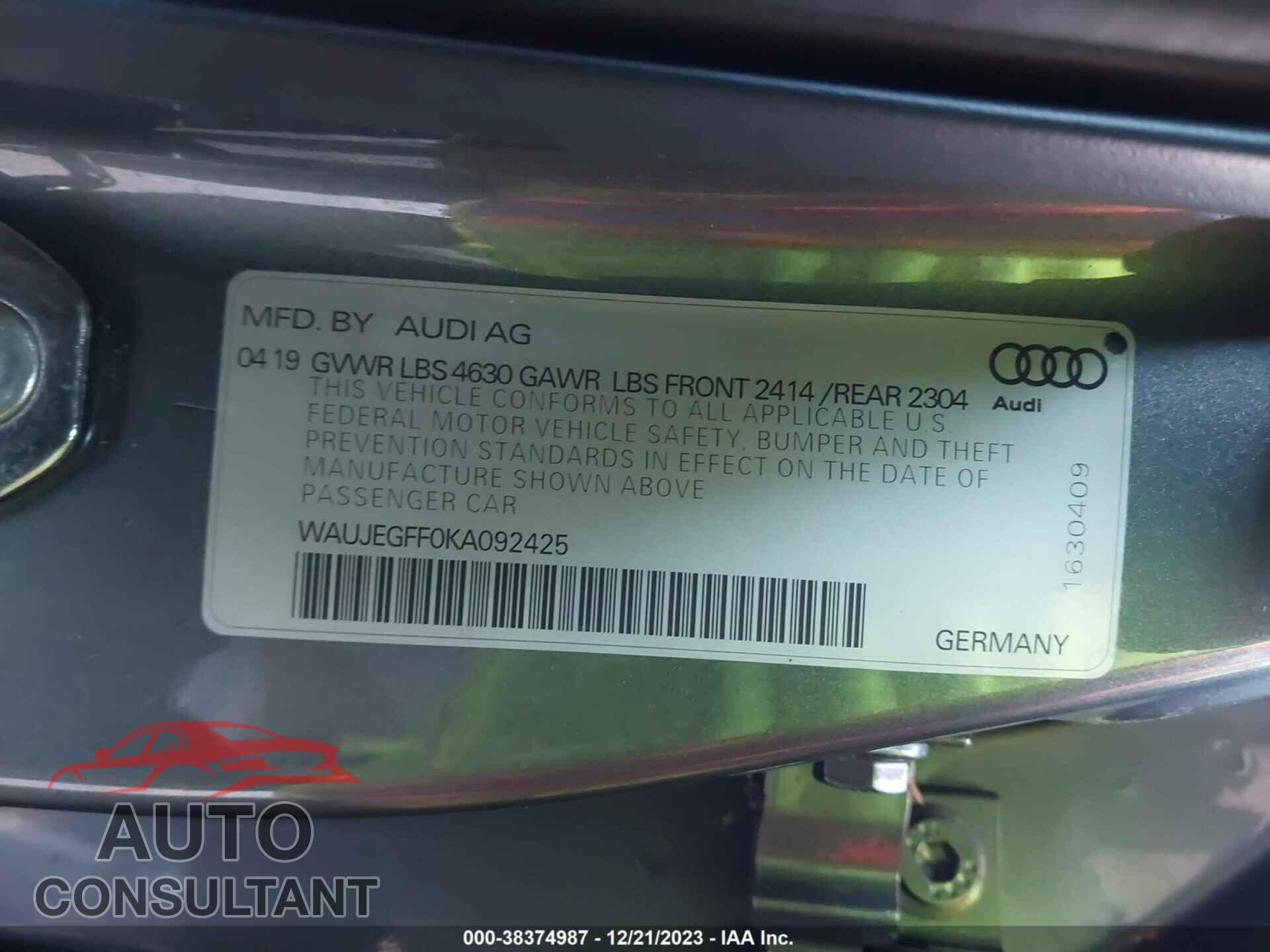 AUDI A3 2019 - WAUJEGFF0KA092425