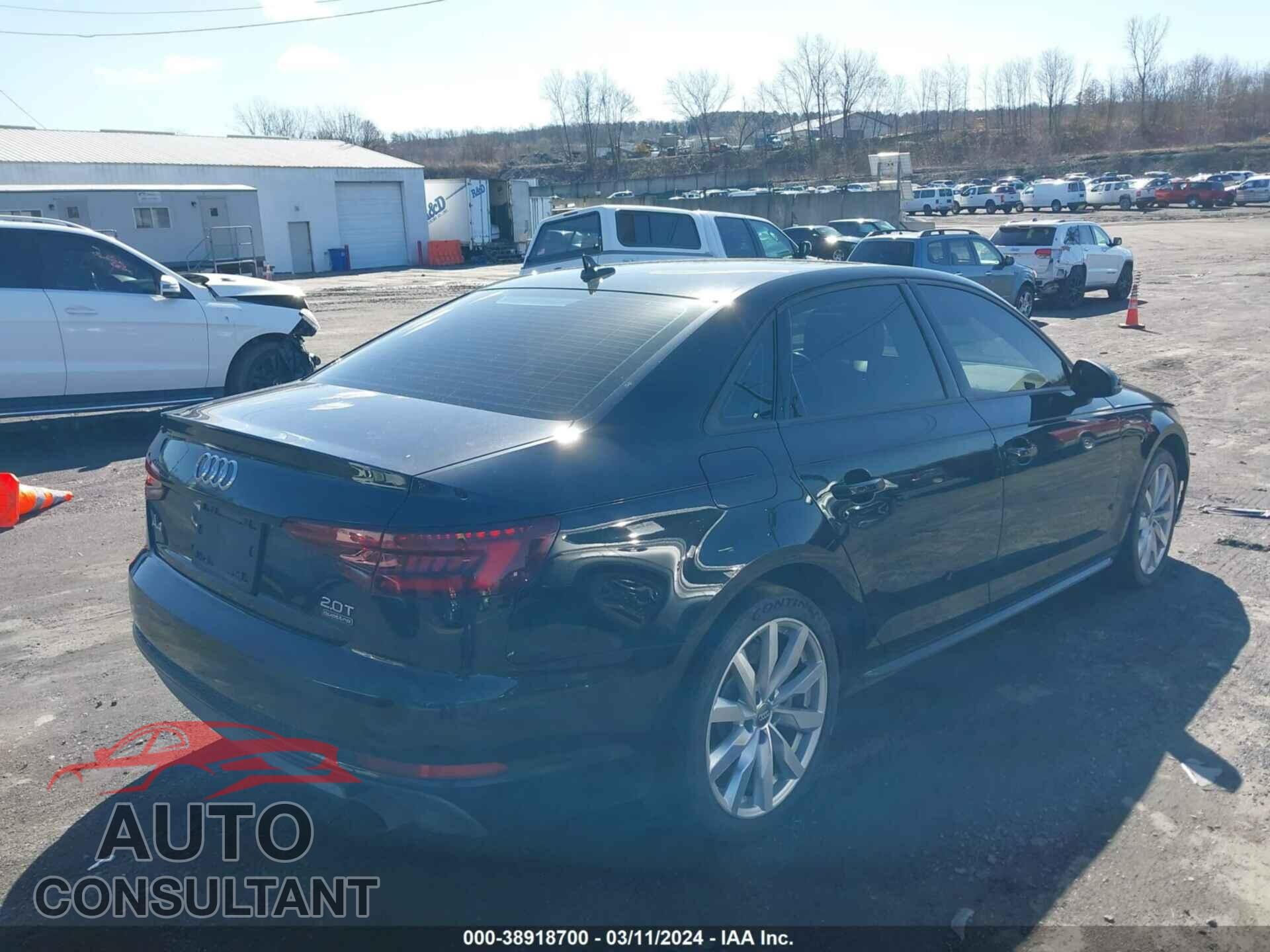 AUDI A4 2018 - WAUDNAF41JA031897