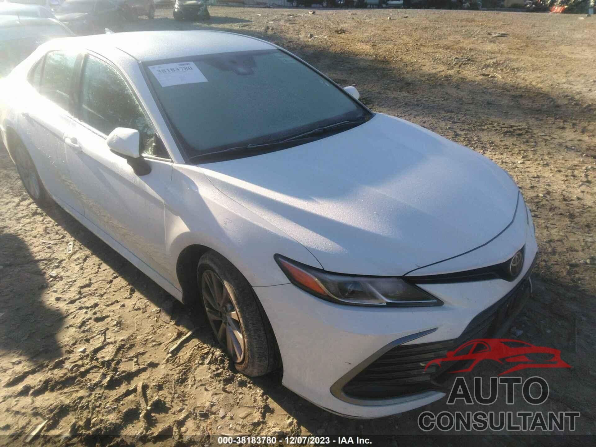 TOYOTA CAMRY 2021 - 4T1C11AK7MU558101
