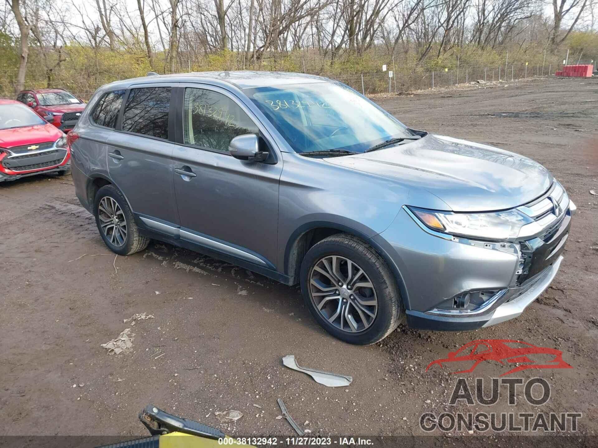 MITSUBISHI OUTLANDER 2018 - JA4AD3A37JZ016559