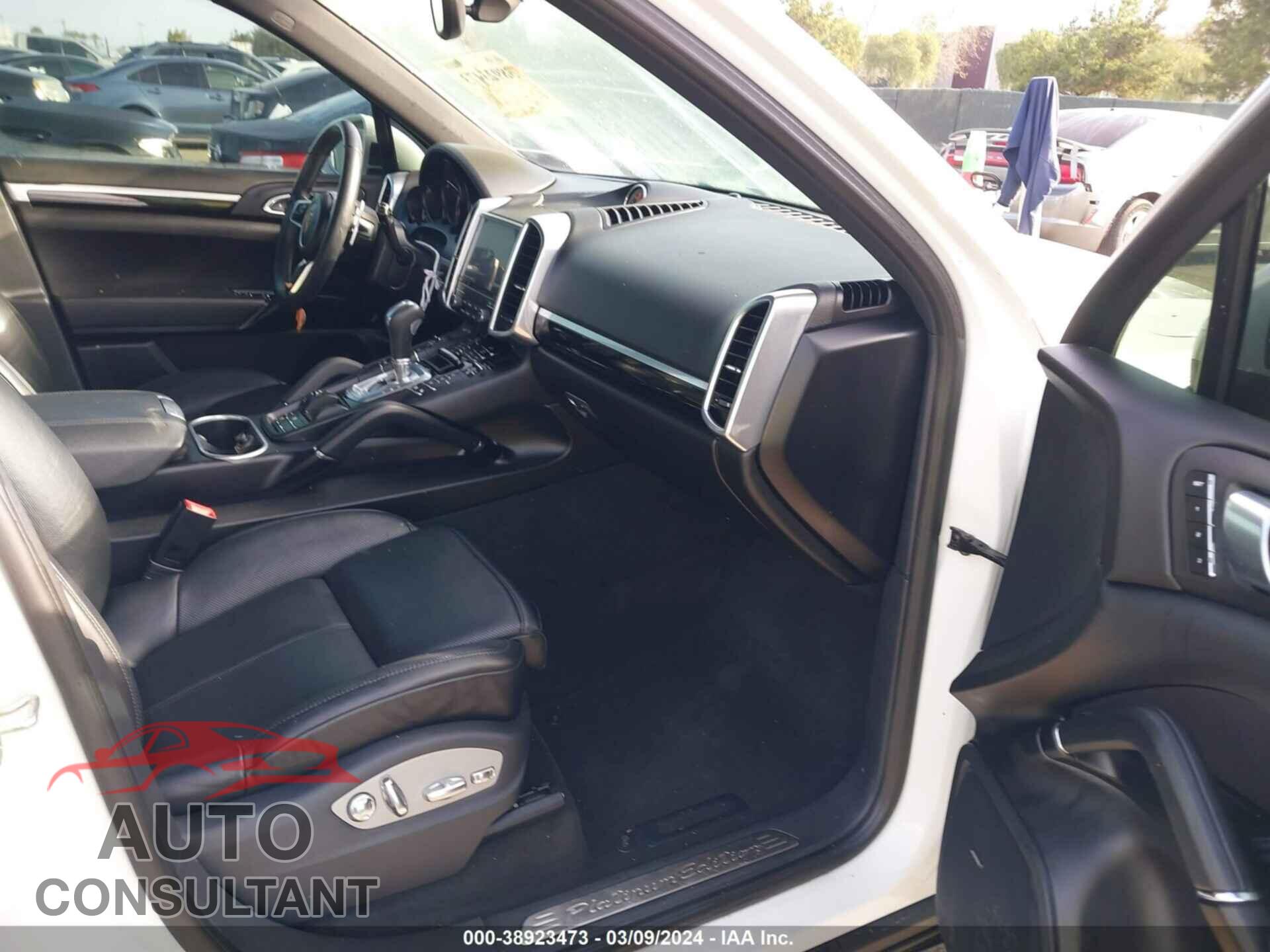 PORSCHE CAYENNE 2018 - WP1AA2A21JKA04494