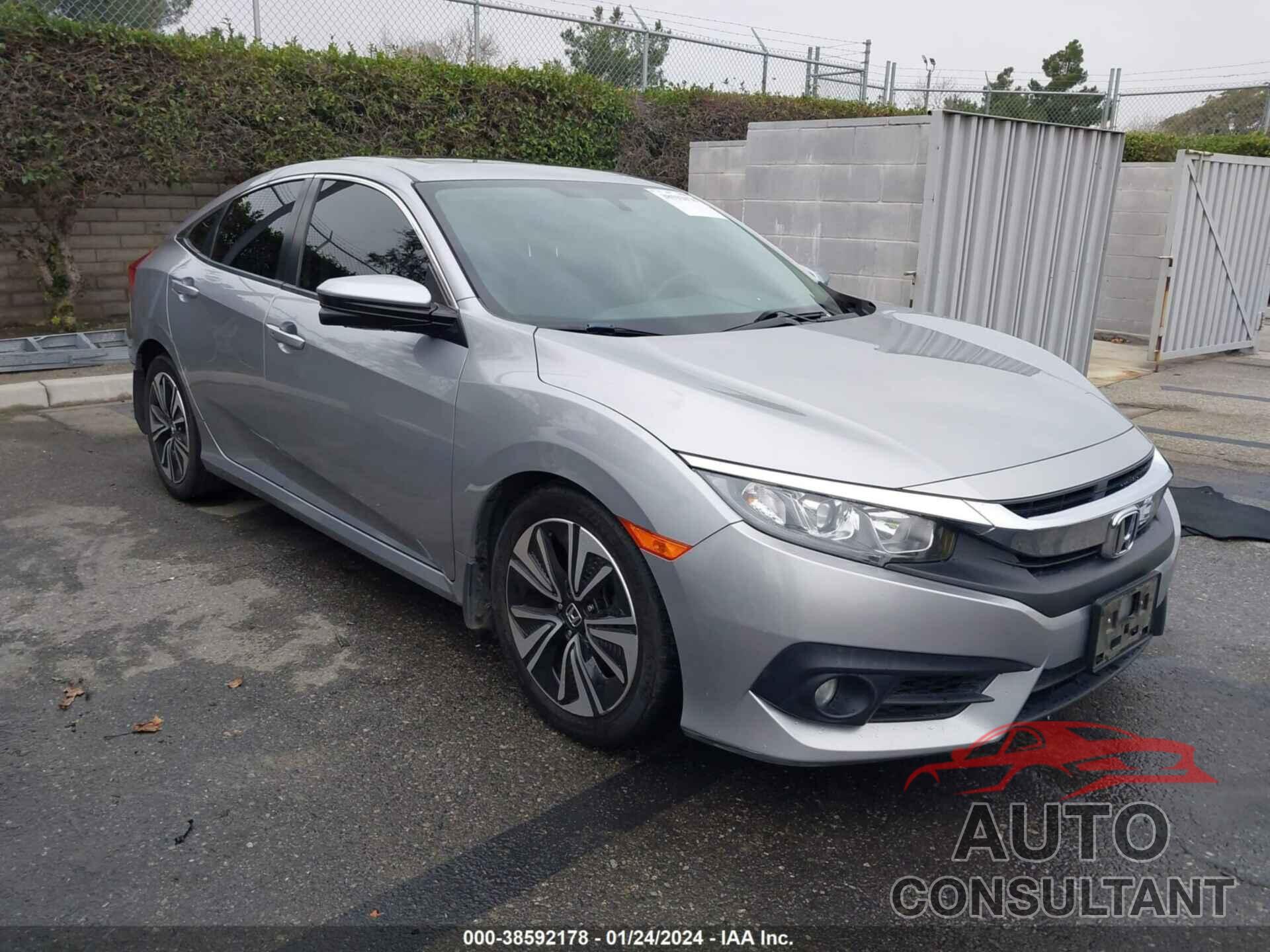 HONDA CIVIC 2018 - JHMFC1F31JX005577