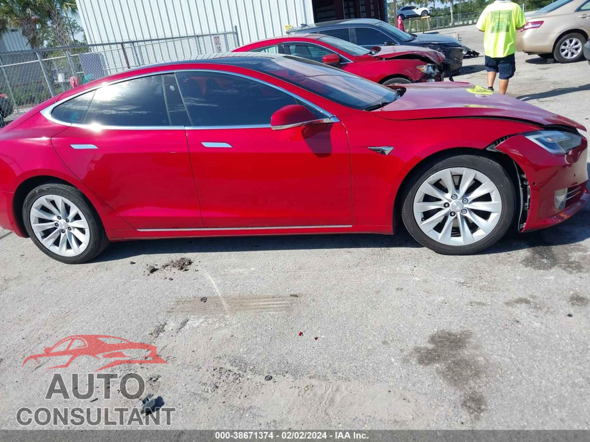 TESLA MODEL S 2017 - 5YJSA1E12HF213106