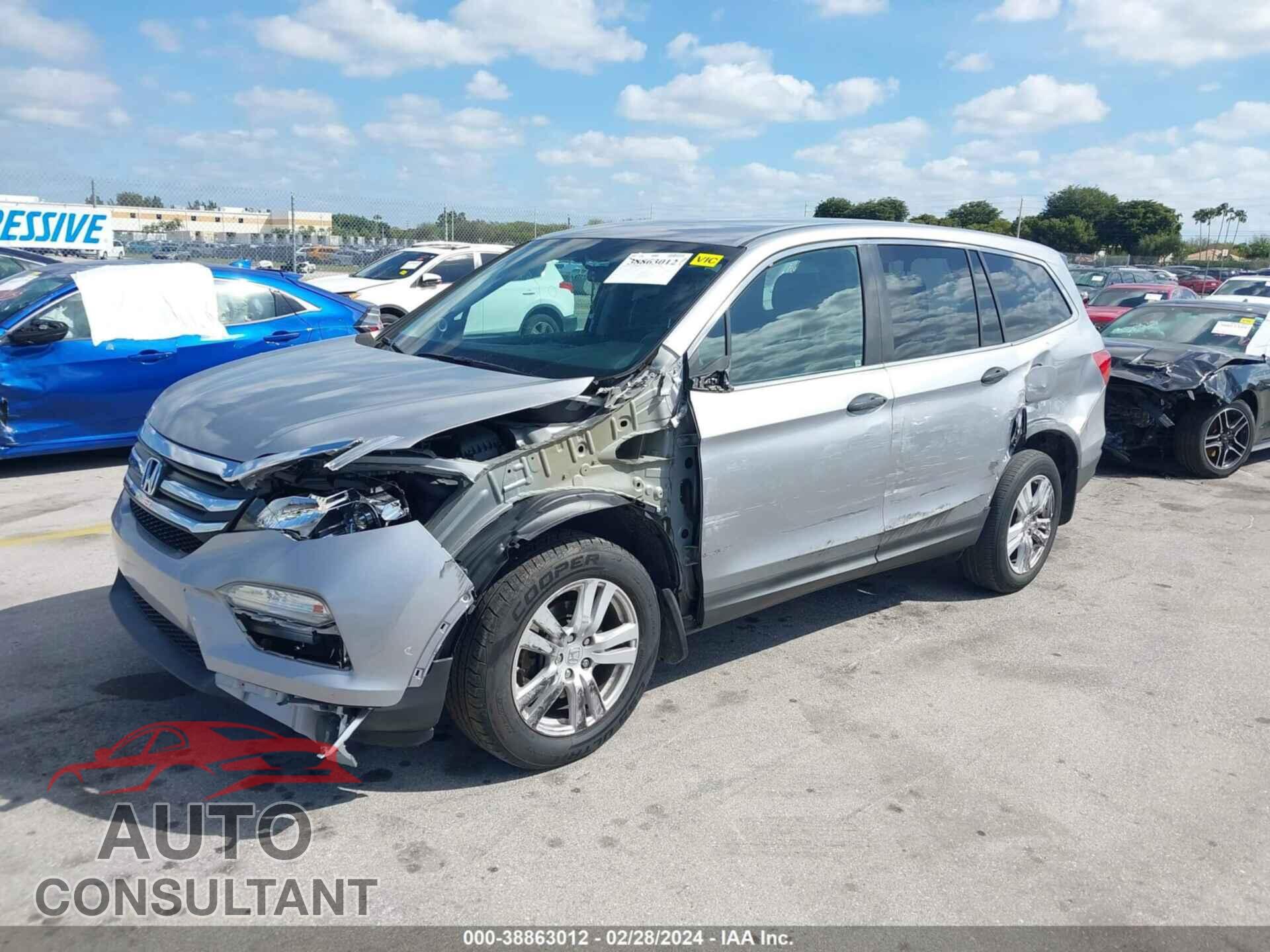 HONDA PILOT 2017 - 5FNYF5H11HB010934