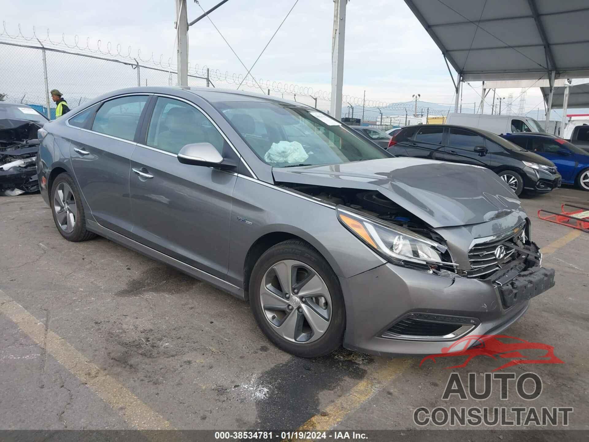 HYUNDAI SONATA 2017 - KMHE14L27HA074329