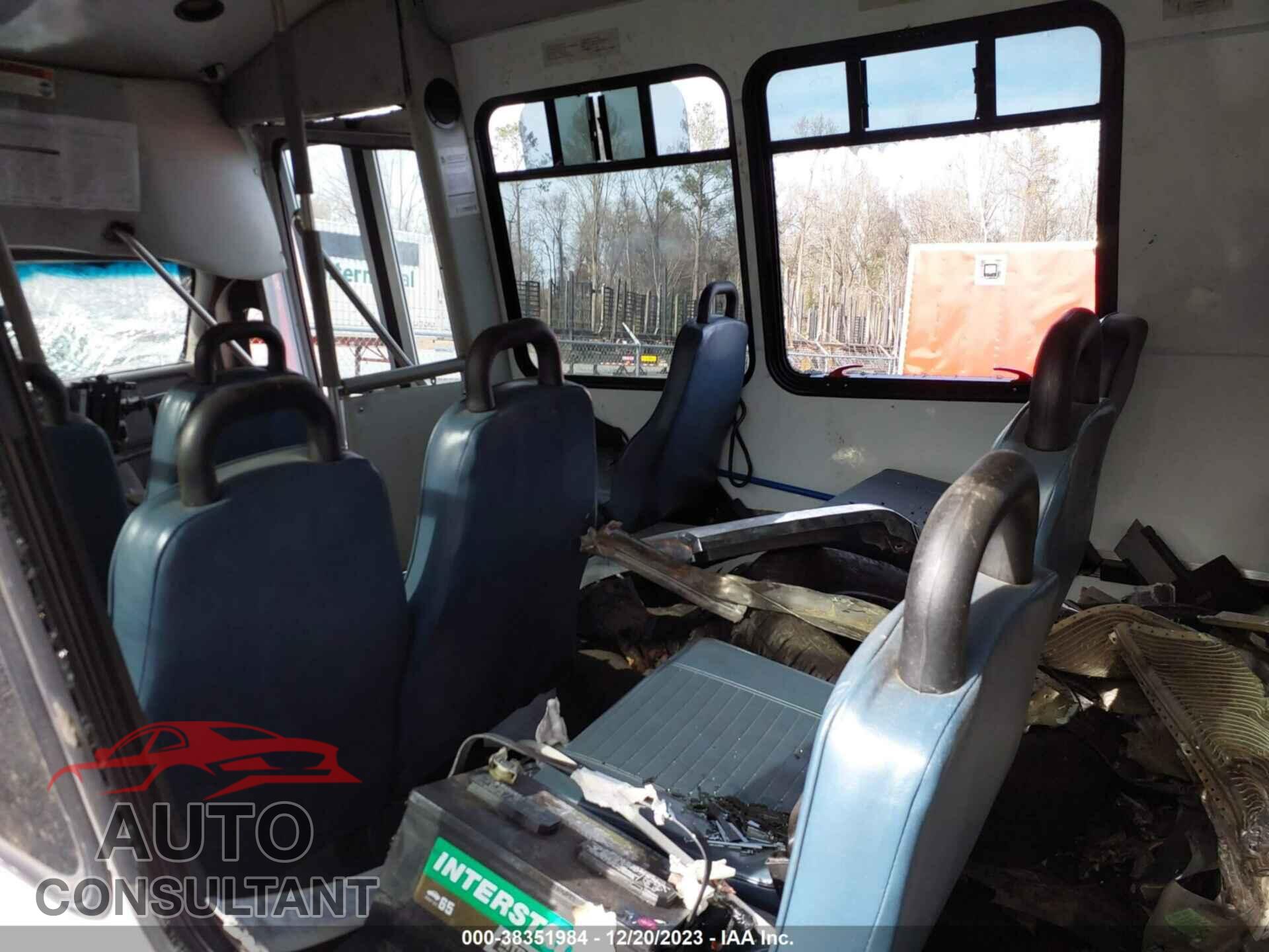 FORD E-350 CUTAWAY 2018 - 1FDEE3FS0JDC32444