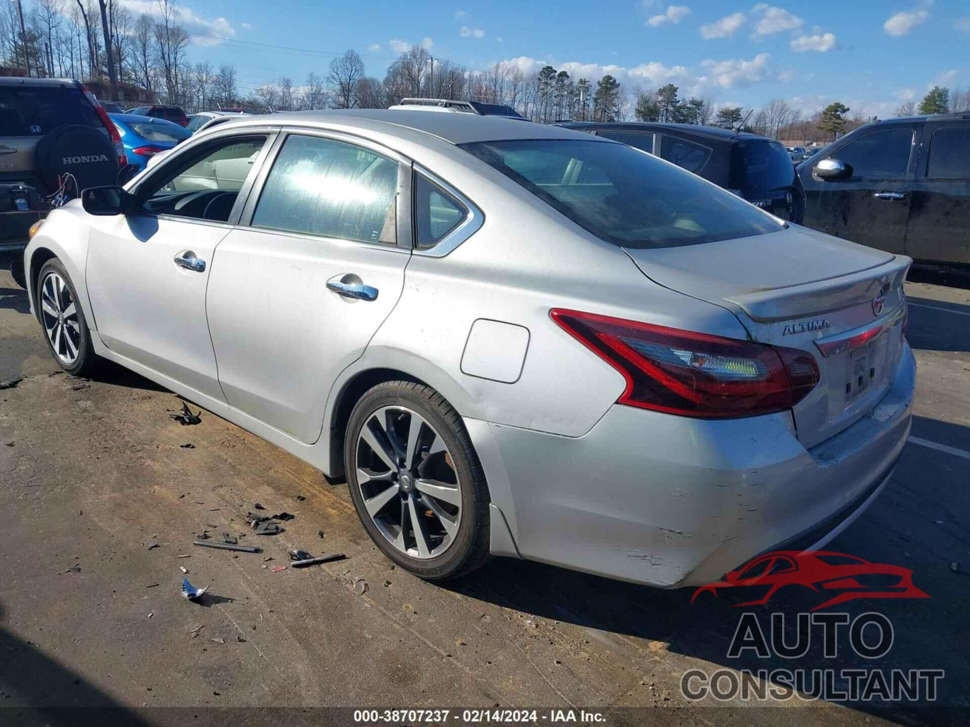 NISSAN ALTIMA 2017 - 1N4AL3AP8HC125594