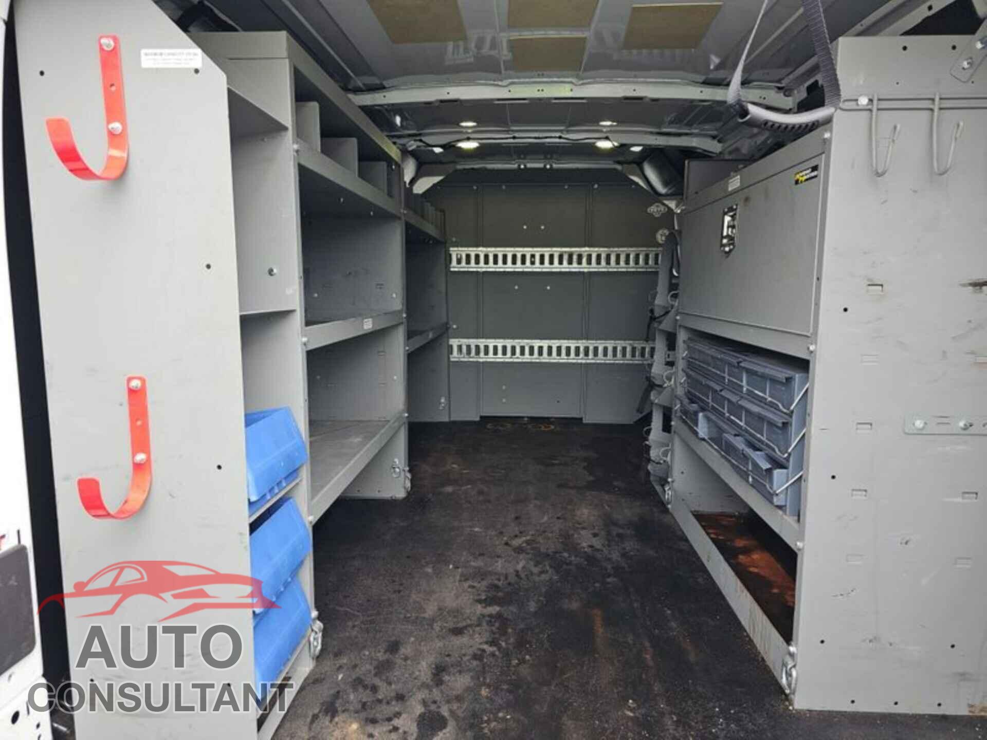 FORD TRANSIT 2017 - 1FTYR1YM5HKB49574