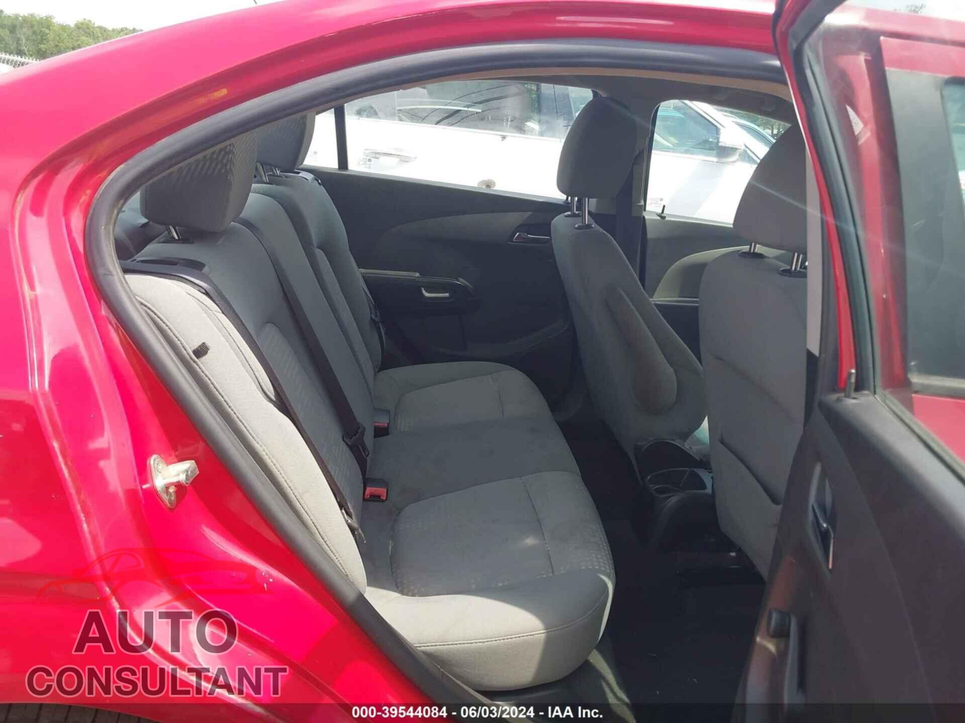 CHEVROLET SONIC 2012 - 1G1JA5SH0C4224909