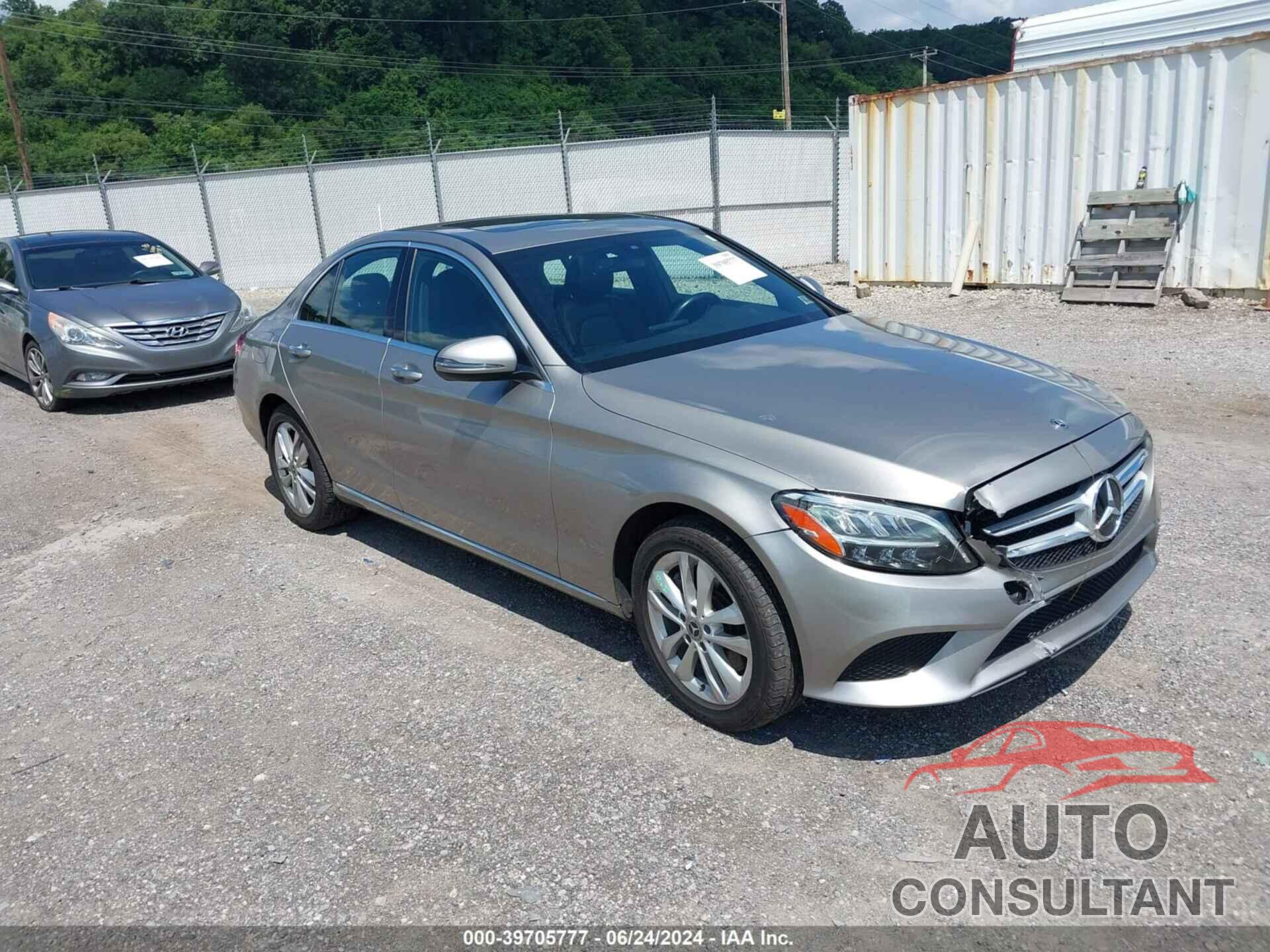 MERCEDES-BENZ C 300 2019 - 55SWF8EB3KU318652