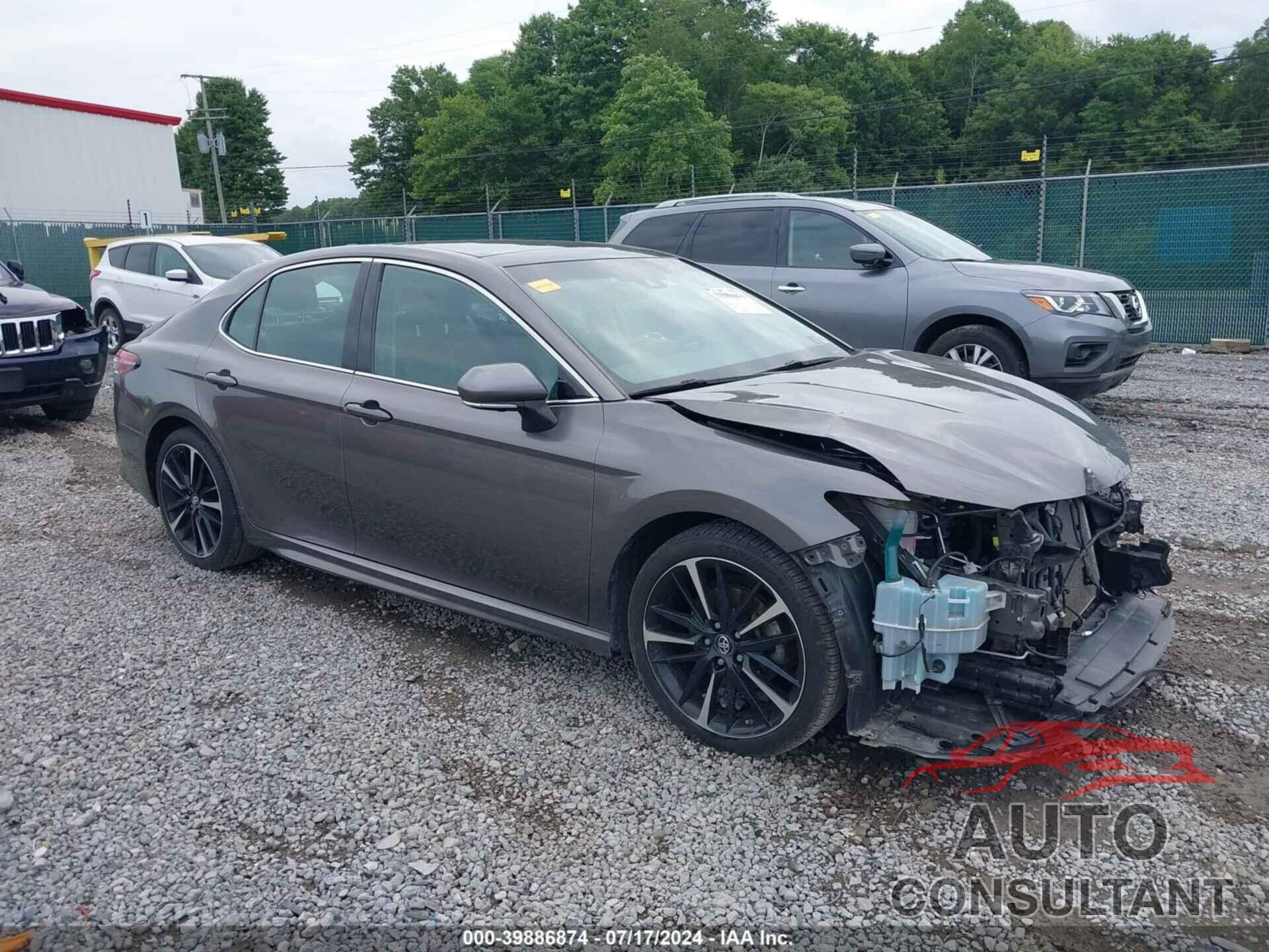 TOYOTA CAMRY 2018 - 4T1B61HK8JU098218