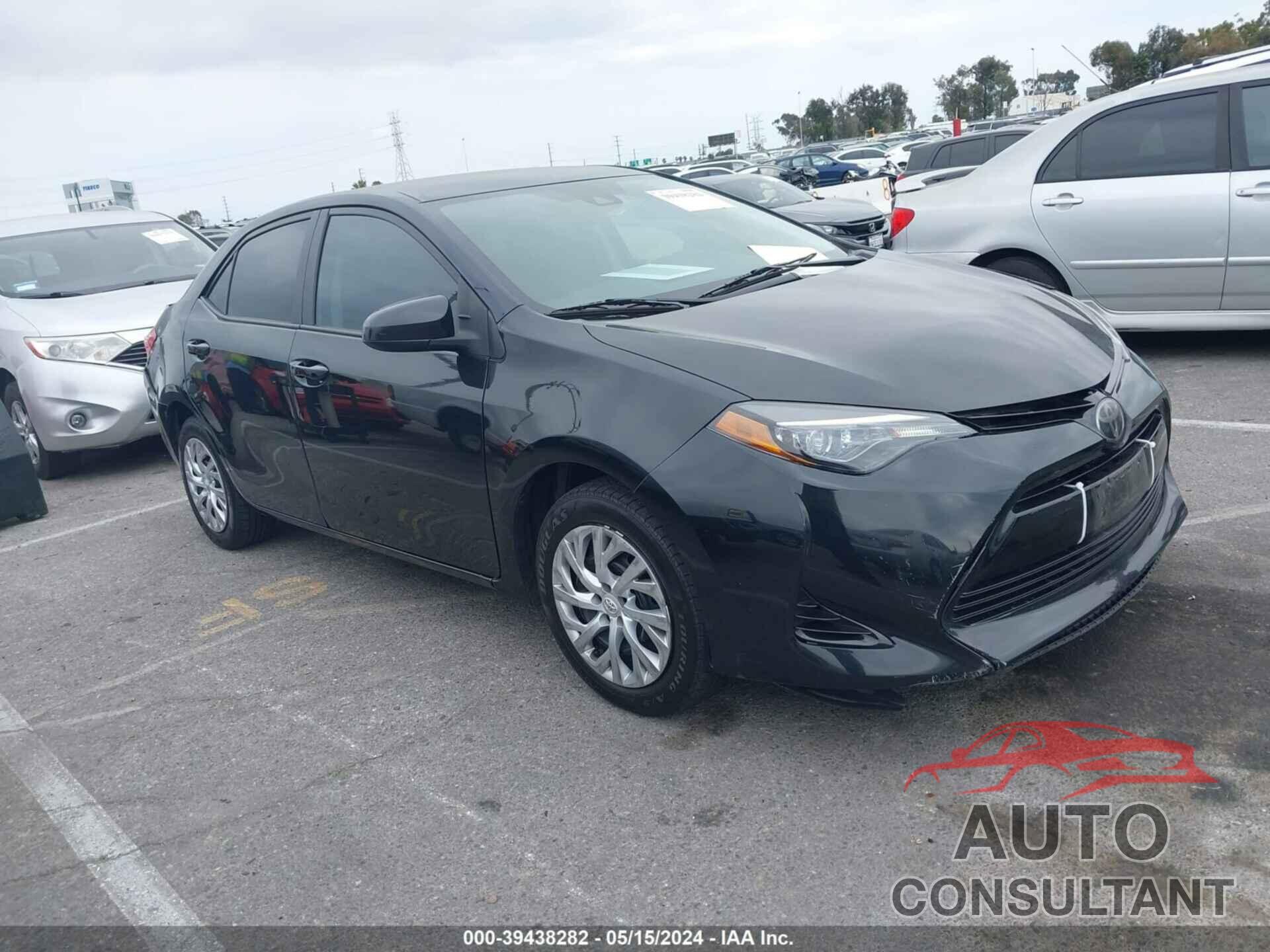 TOYOTA COROLLA 2018 - 5YFBURHE2JP823747