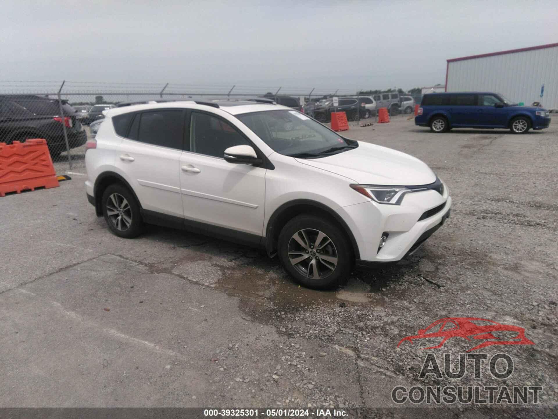 TOYOTA RAV4 2017 - JTMRFREV4HJ112742