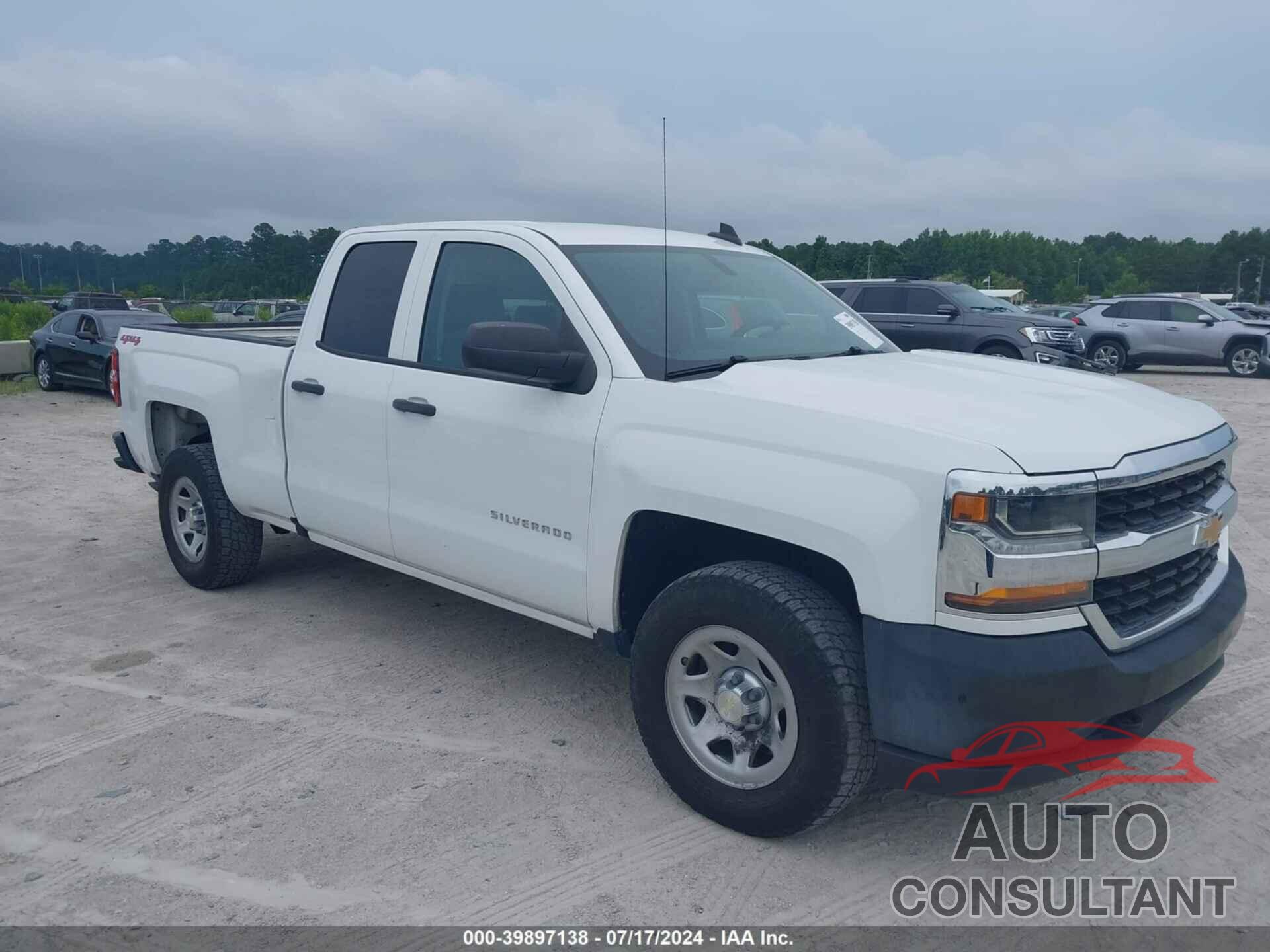 CHEVROLET SILVERADO 1500 2018 - 1GCVKNEC9JZ305820
