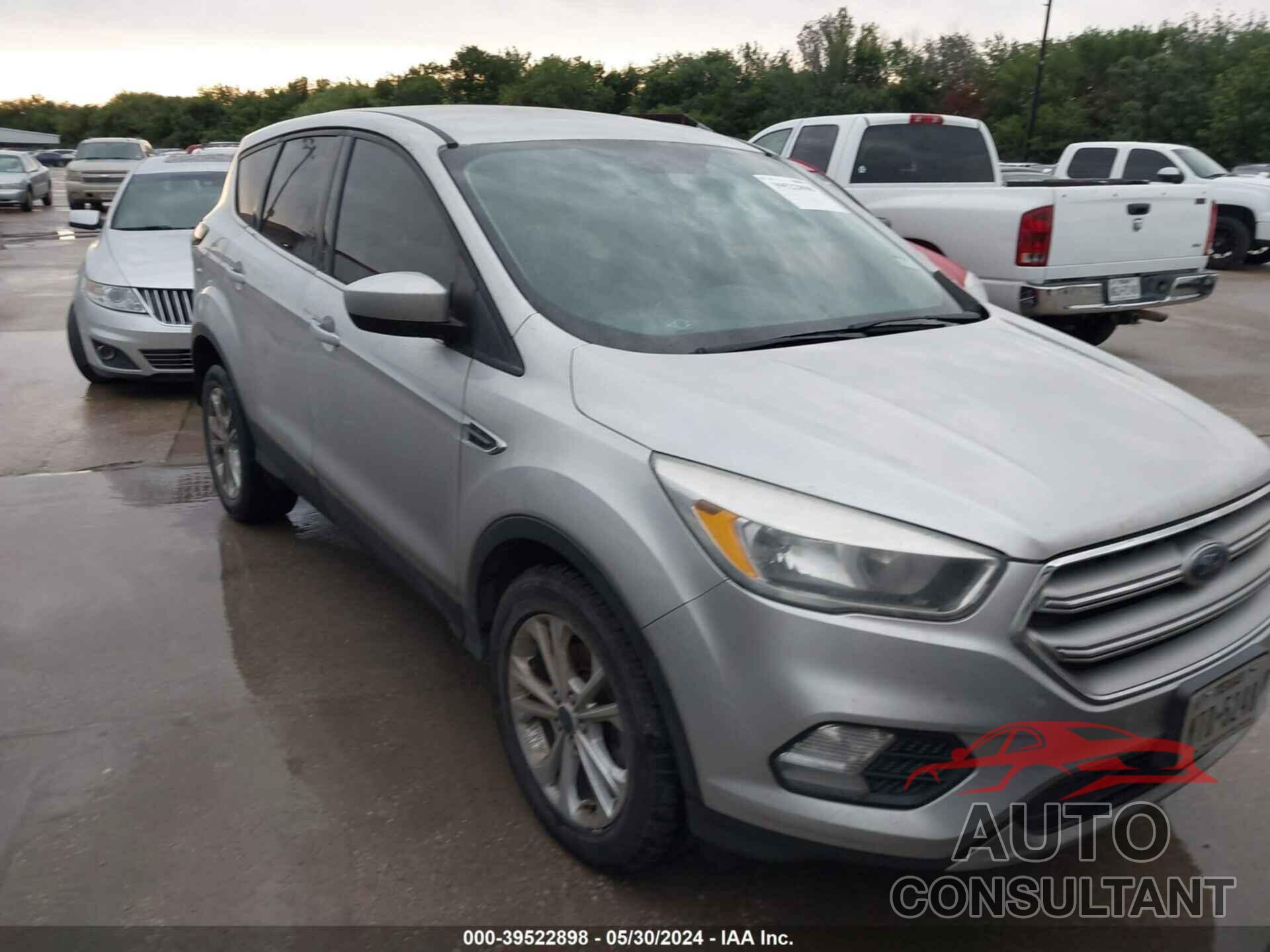 FORD ESCAPE 2017 - 1FMCU0GDXHUC00152