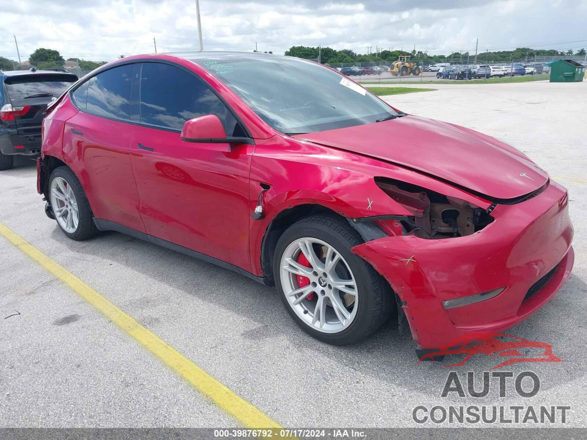 TESLA MODEL Y 2021 - 5YJYGDEE6MF175659