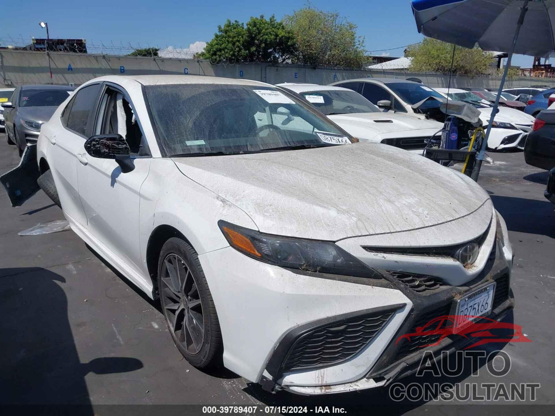 TOYOTA CAMRY 2021 - 4T1G11AK5MU553318