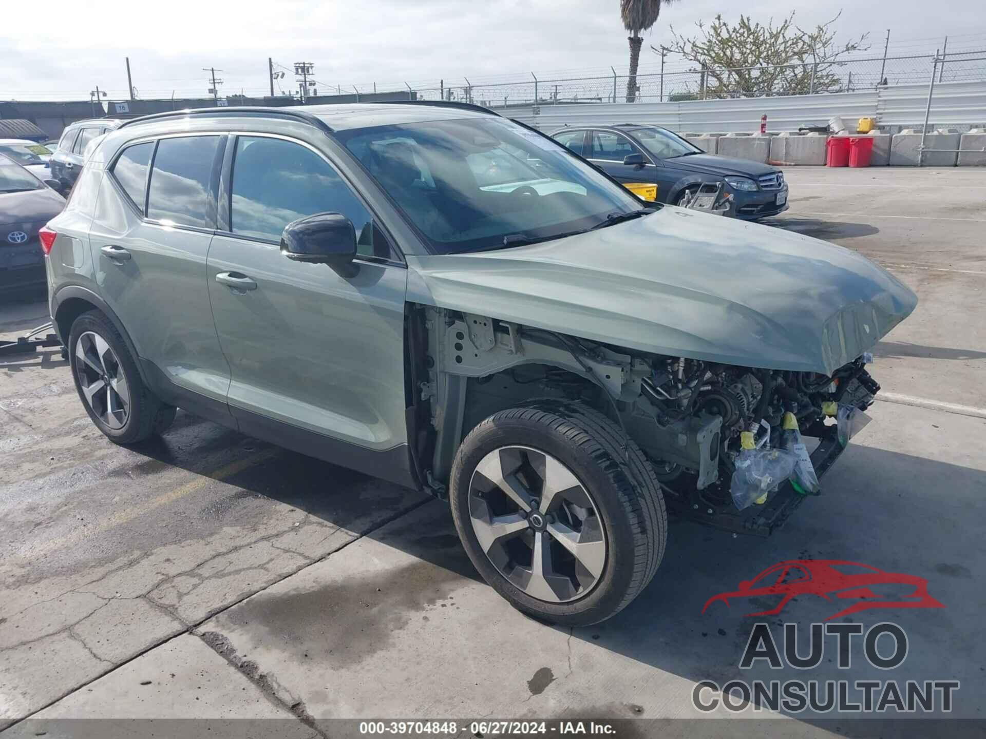 VOLVO XC40 2023 - YV4L12UX4P2966974