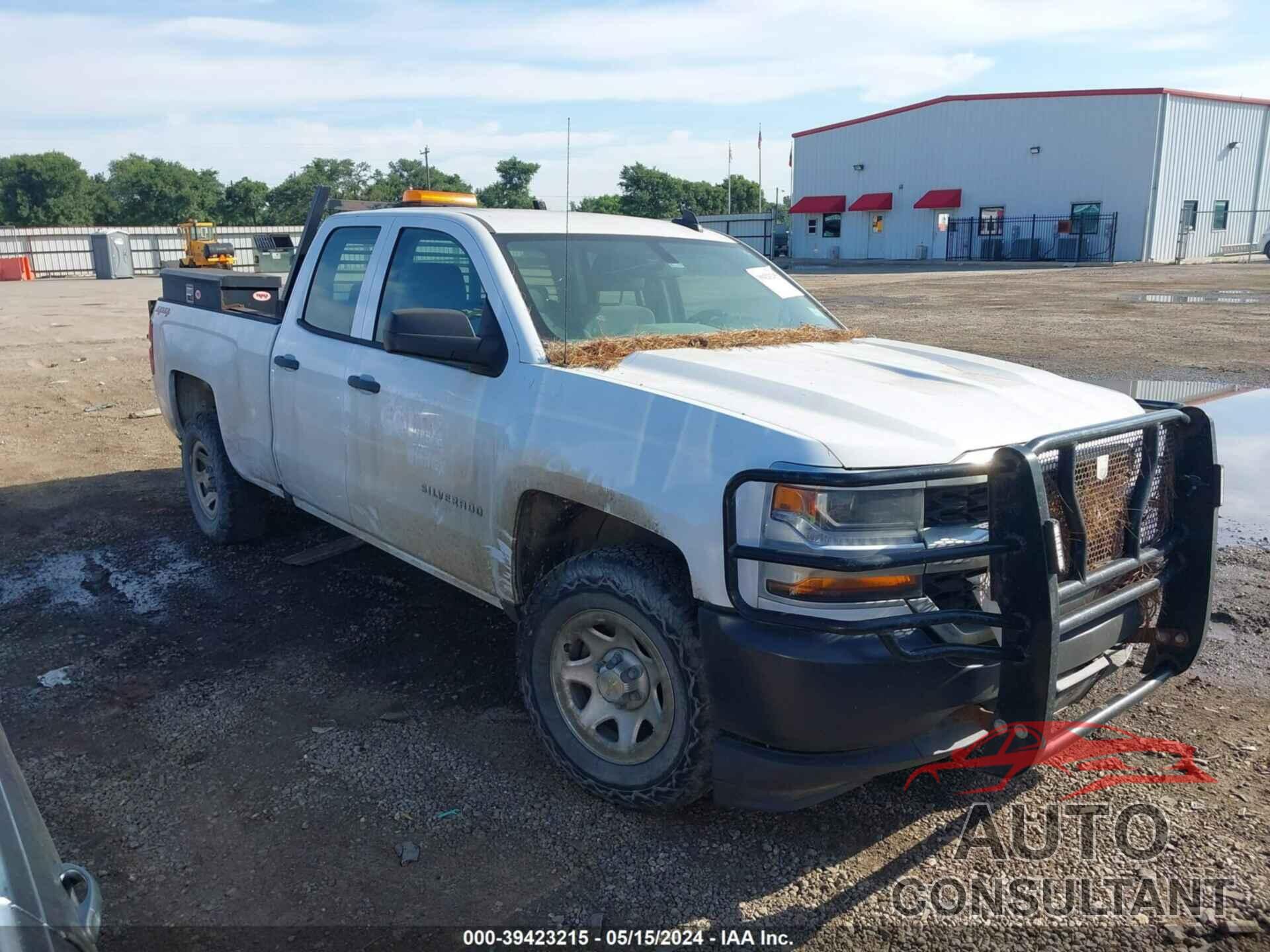 CHEVROLET SILVERADO 1500 2018 - 1GCVKNEC6JZ226556