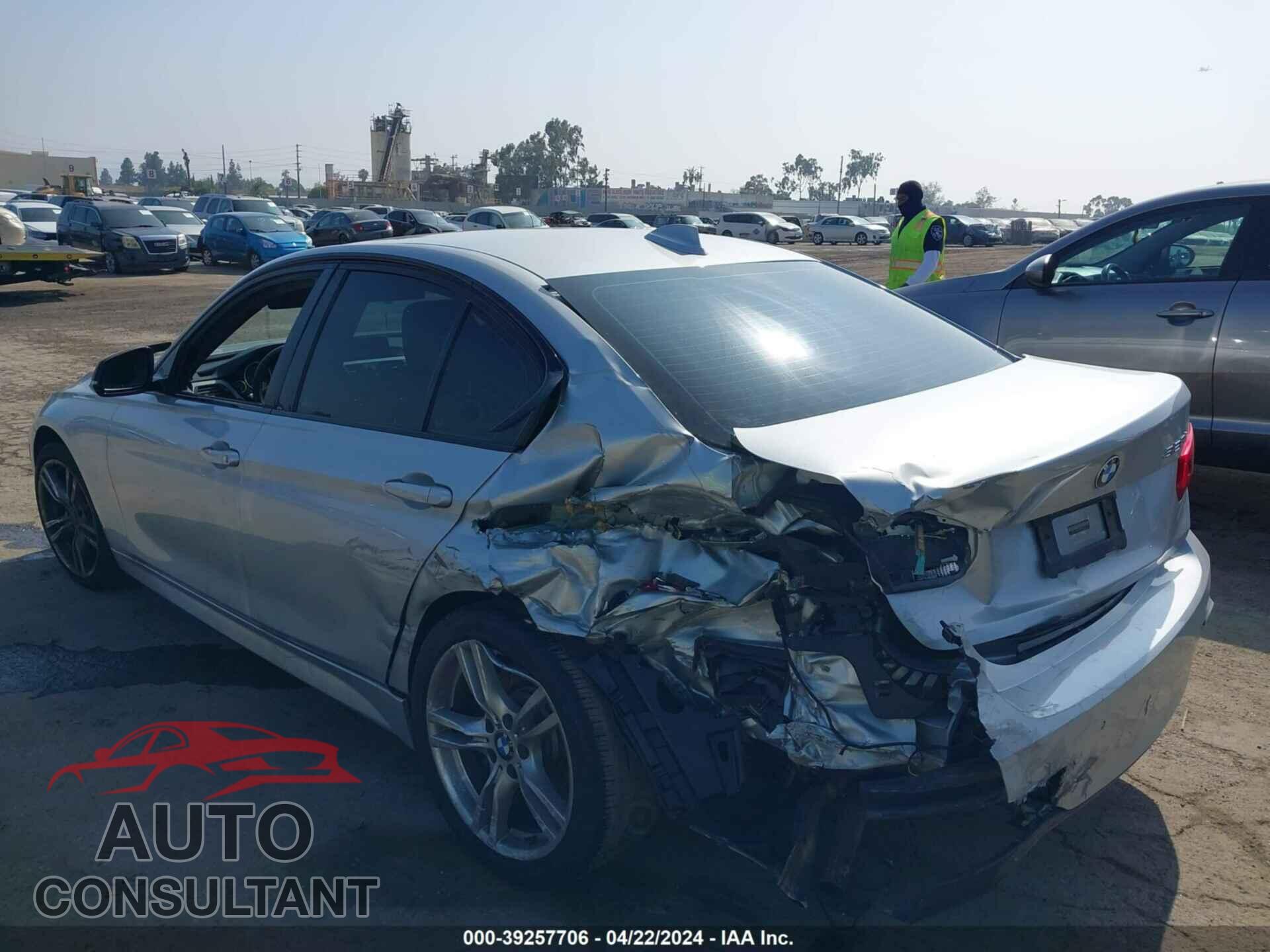 BMW 328I 2016 - WBA8E9G56GNU29194