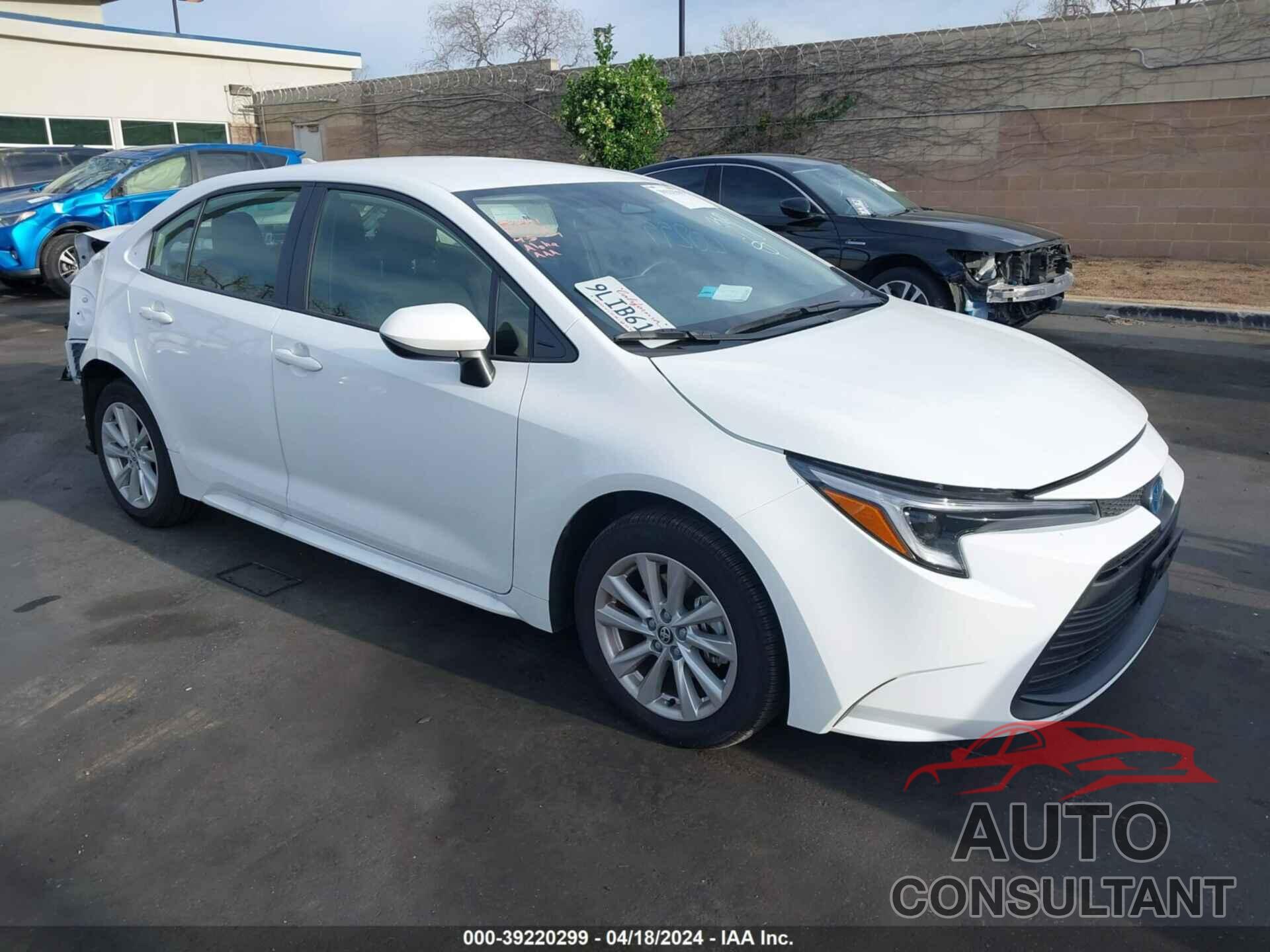 TOYOTA COROLLA 2024 - JTDBCMFE7R3040811