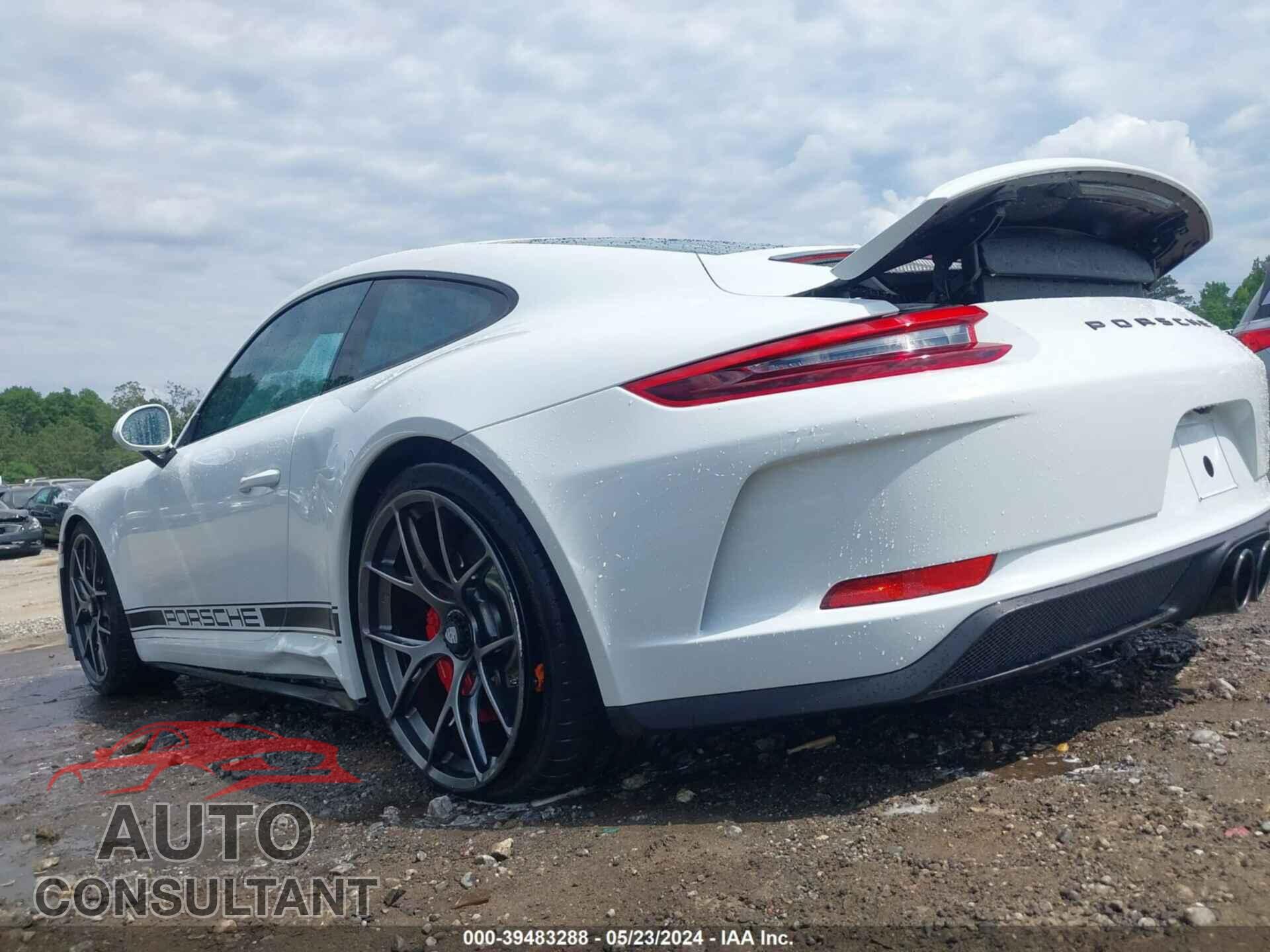 PORSCHE 911 2018 - WP0AC2A93JS175157
