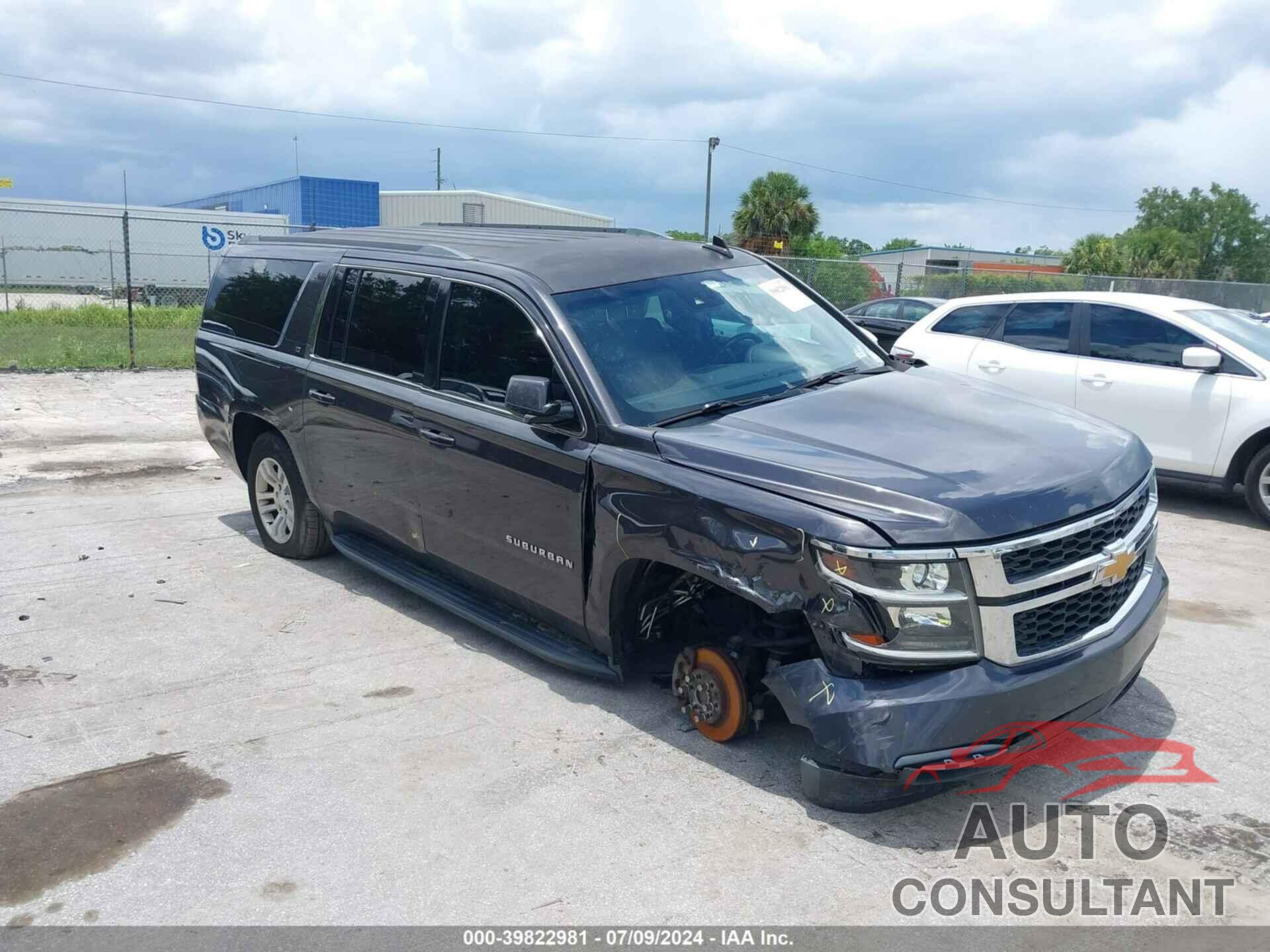 CHEVROLET SUBURBAN 2017 - 1GNSCHKC8HR153942