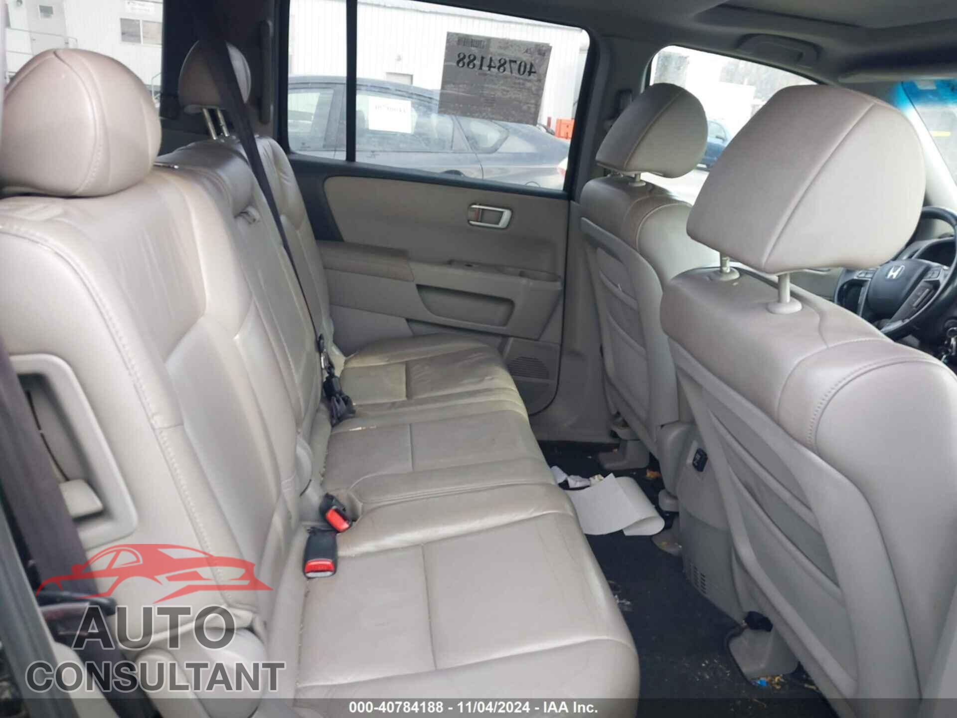 HONDA PILOT 2011 - 5FNYF4H70BB040142
