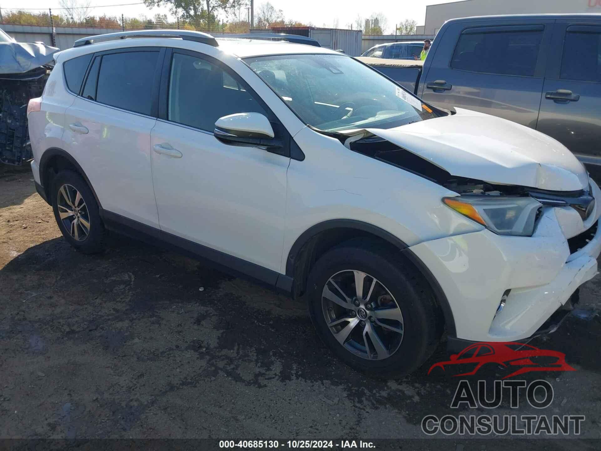 TOYOTA RAV4 2017 - JTMWFREV7HD099373