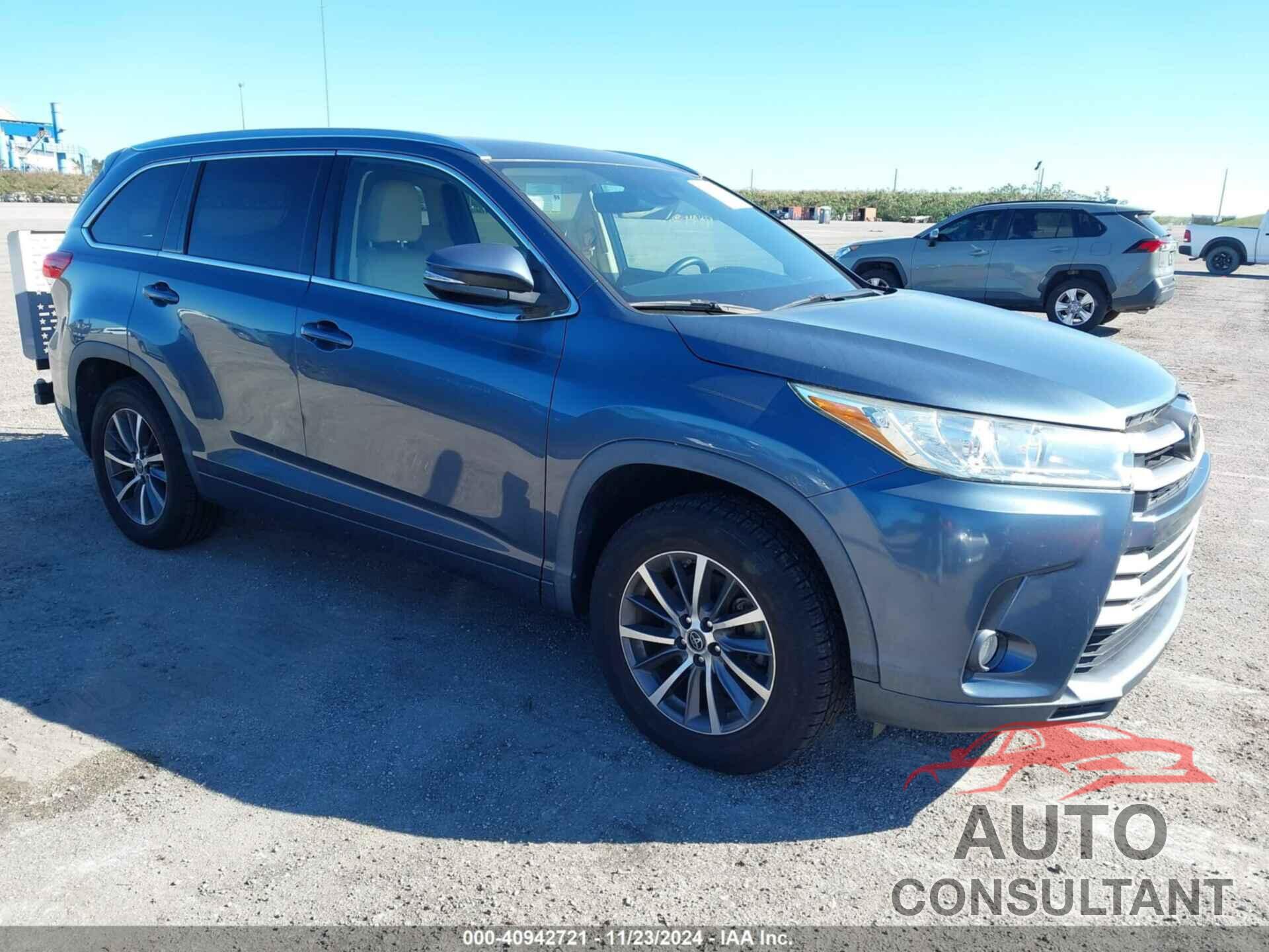 TOYOTA HIGHLANDER 2017 - 5TDKZRFH3HS509606