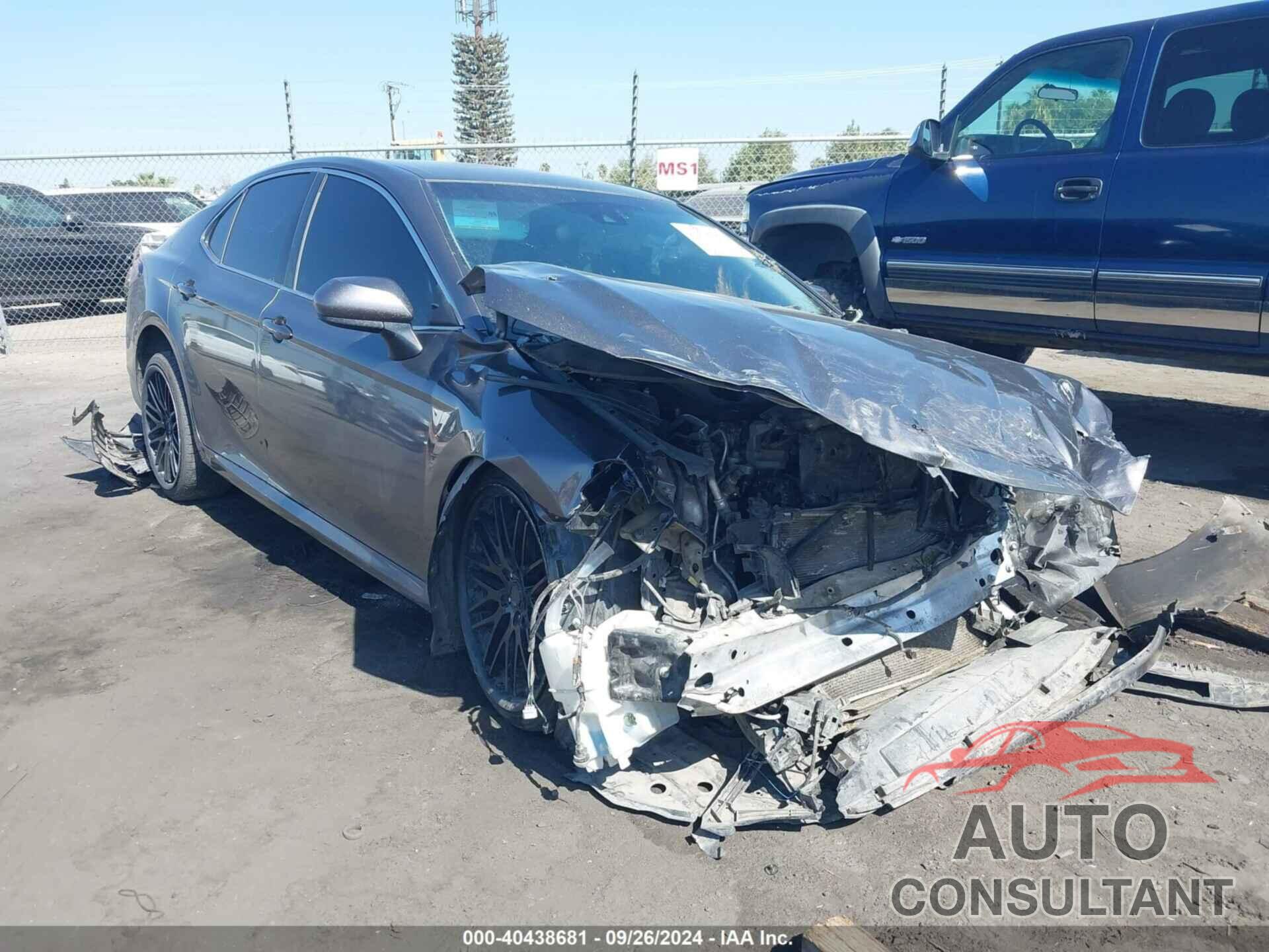 TOYOTA CAMRY 2018 - 4T1B11HK6JU123941