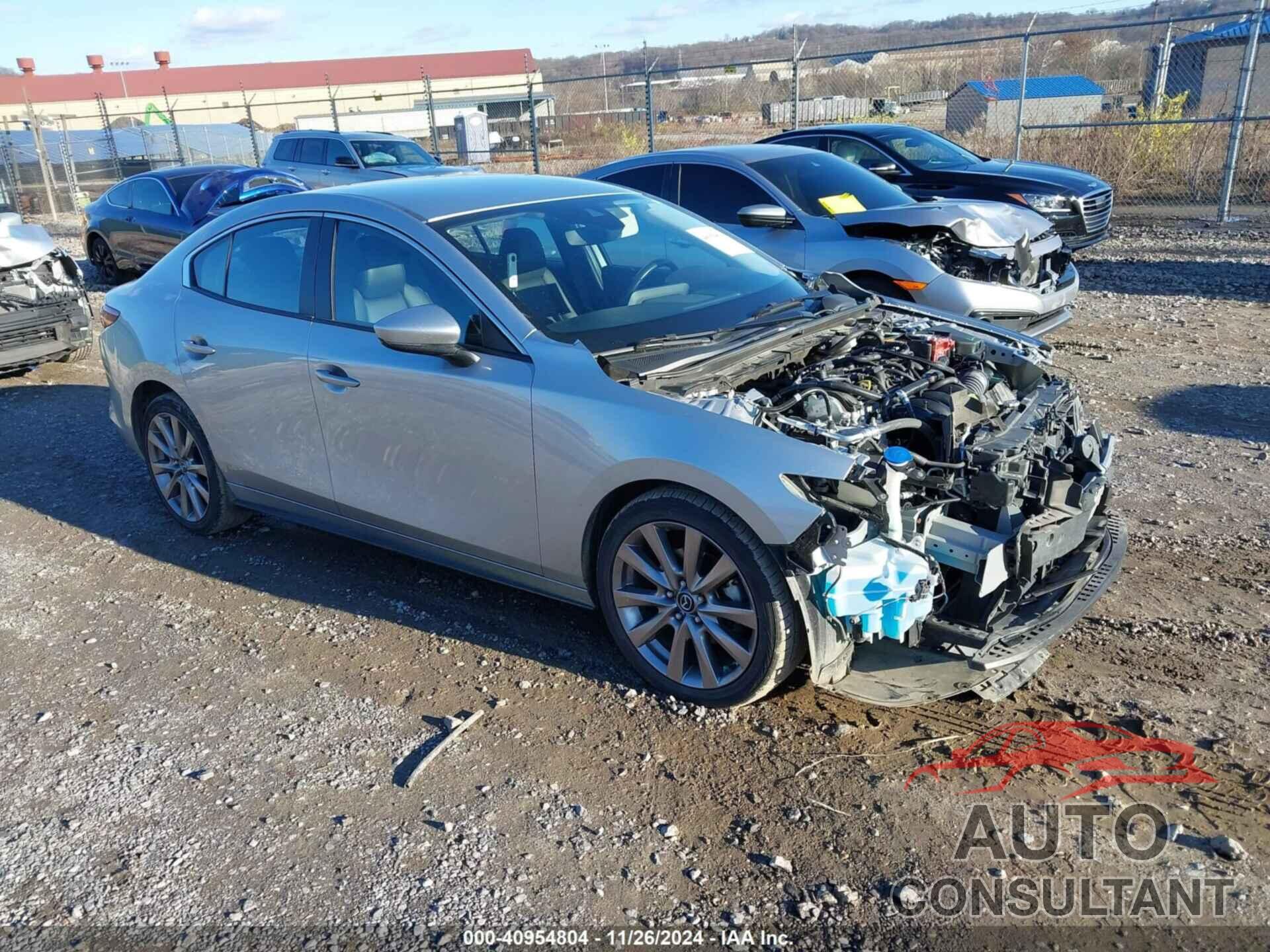MAZDA MAZDA3 2019 - JM1BPBAM8K1116996
