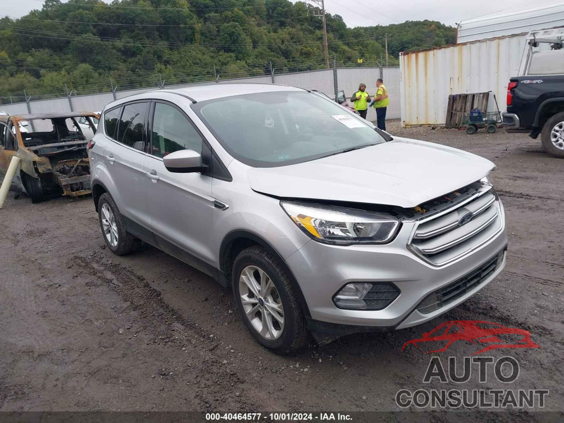 FORD ESCAPE 2017 - 1FMCU9GD0HUD82609