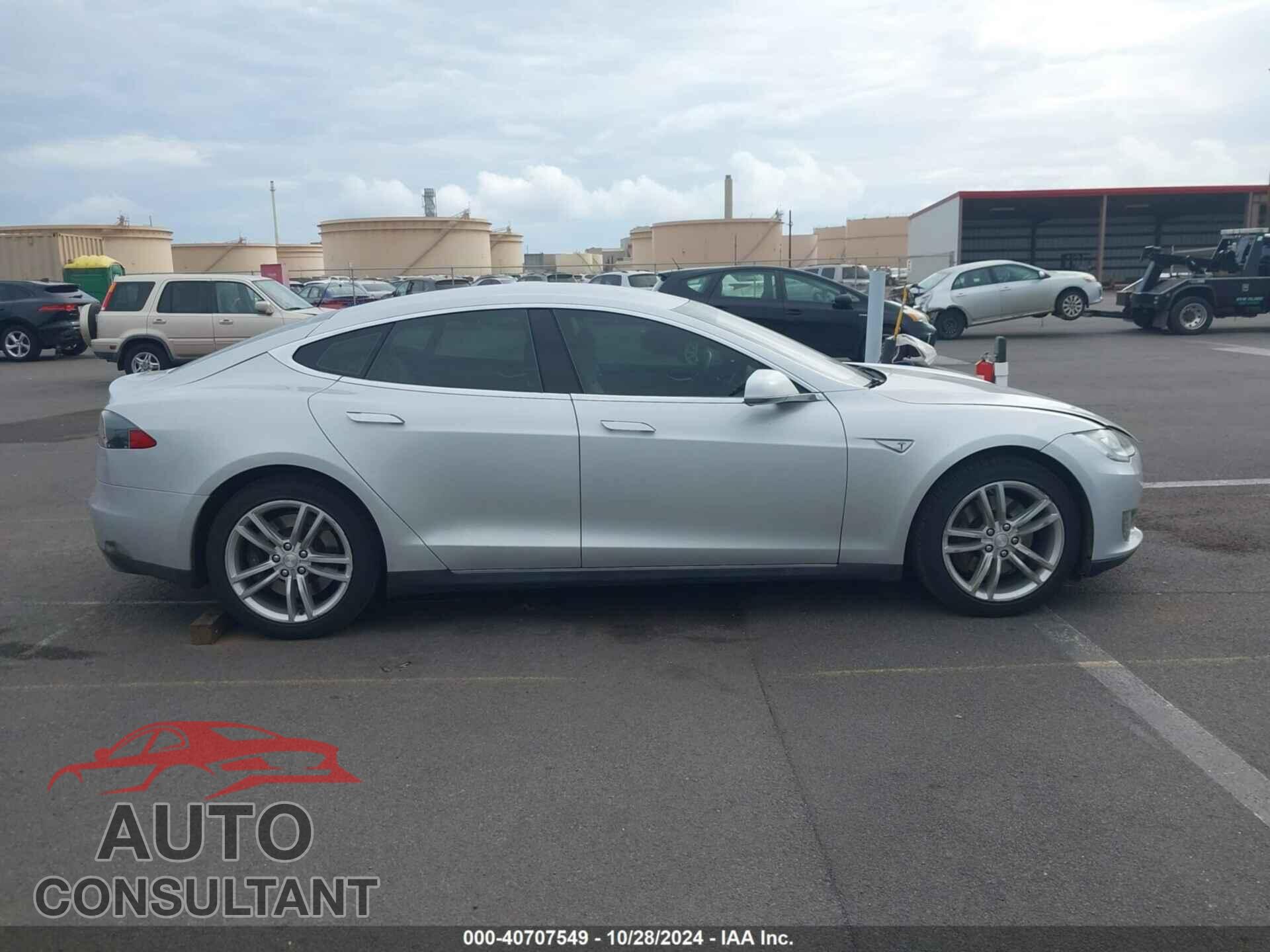TESLA MODEL S 2013 - 5YJSA1AC3DFP10537