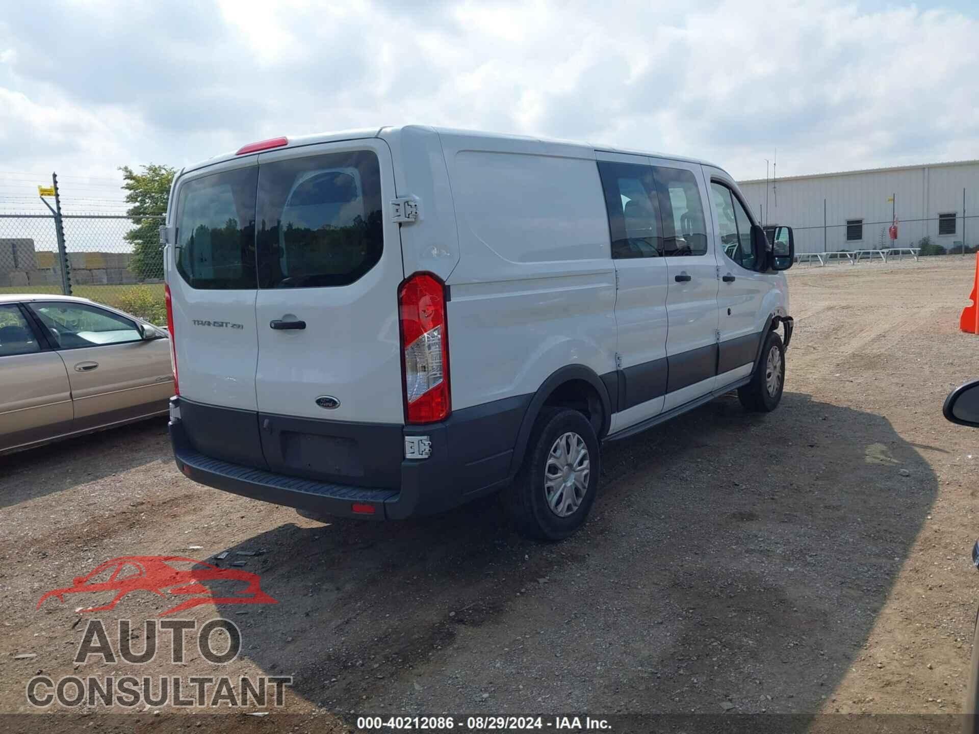 FORD TRANSIT-250 2018 - 1FTYR1ZM7JKA59332