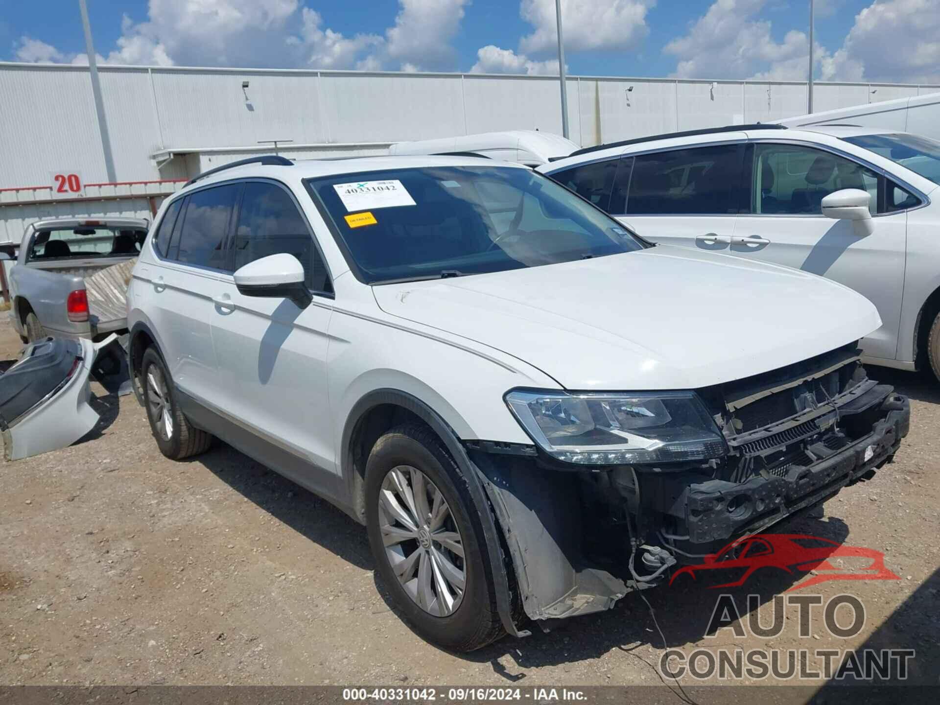 VOLKSWAGEN TIGUAN 2018 - 3VV3B7AX4JM142136