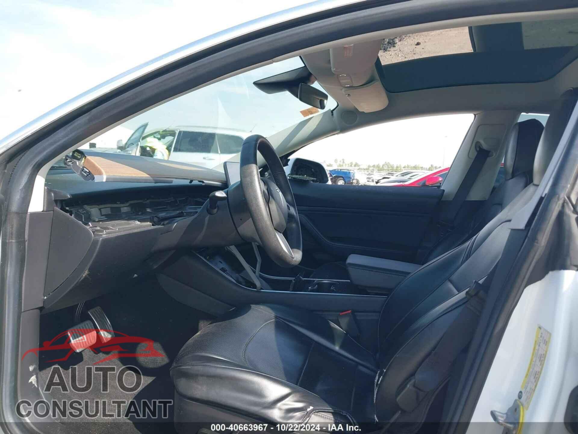 TESLA MODEL 3 2019 - 5YJ3E1EAXKF484799