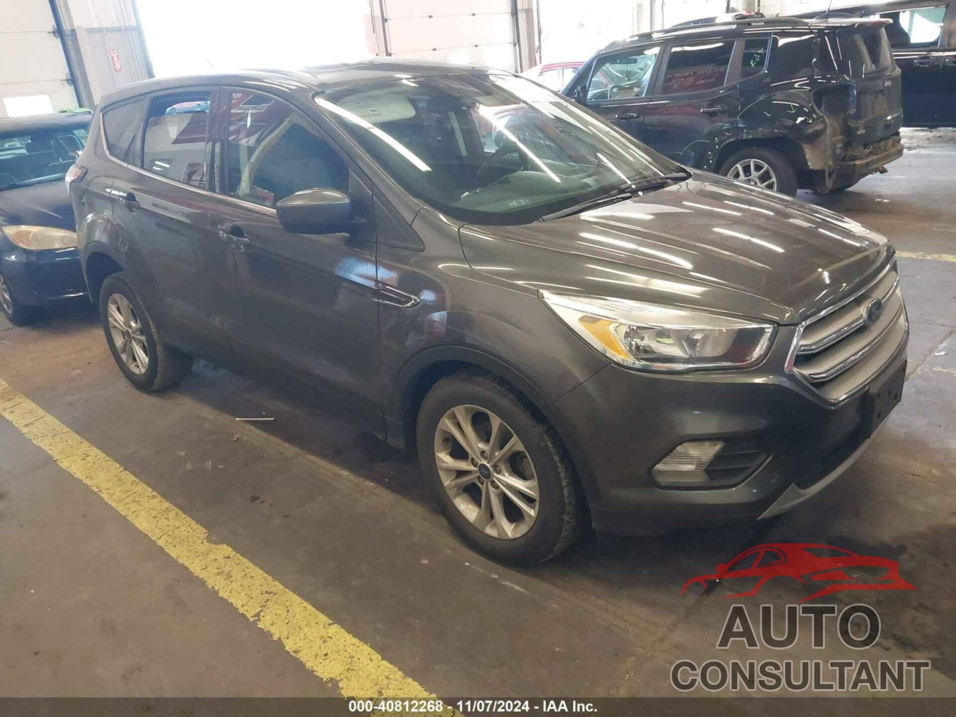 FORD ESCAPE 2017 - 1FMCU0GD4HUC81049