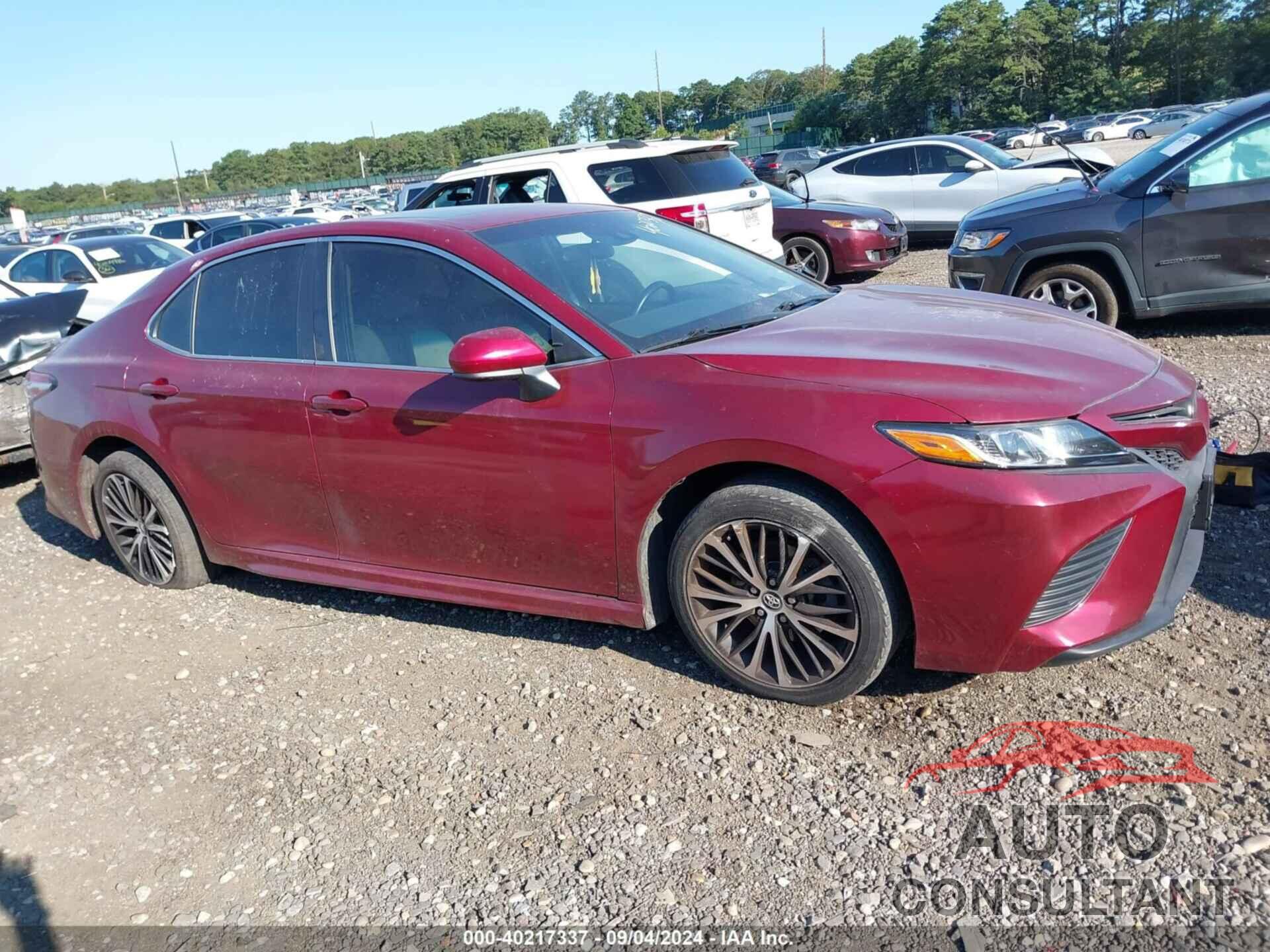 TOYOTA CAMRY 2018 - 4T1B11HK4JU620972