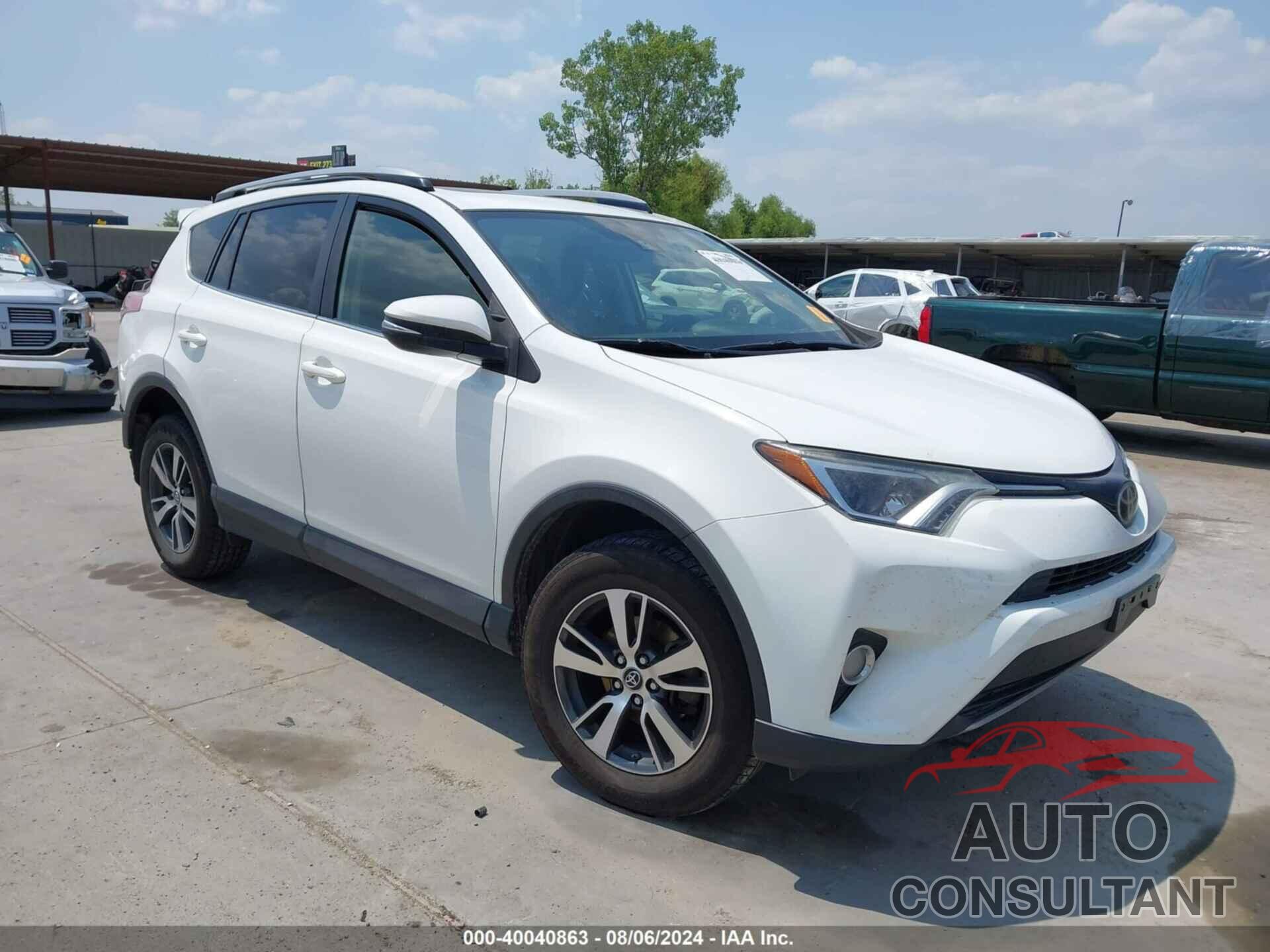 TOYOTA RAV4 2017 - JTMWFREV7HJ102094