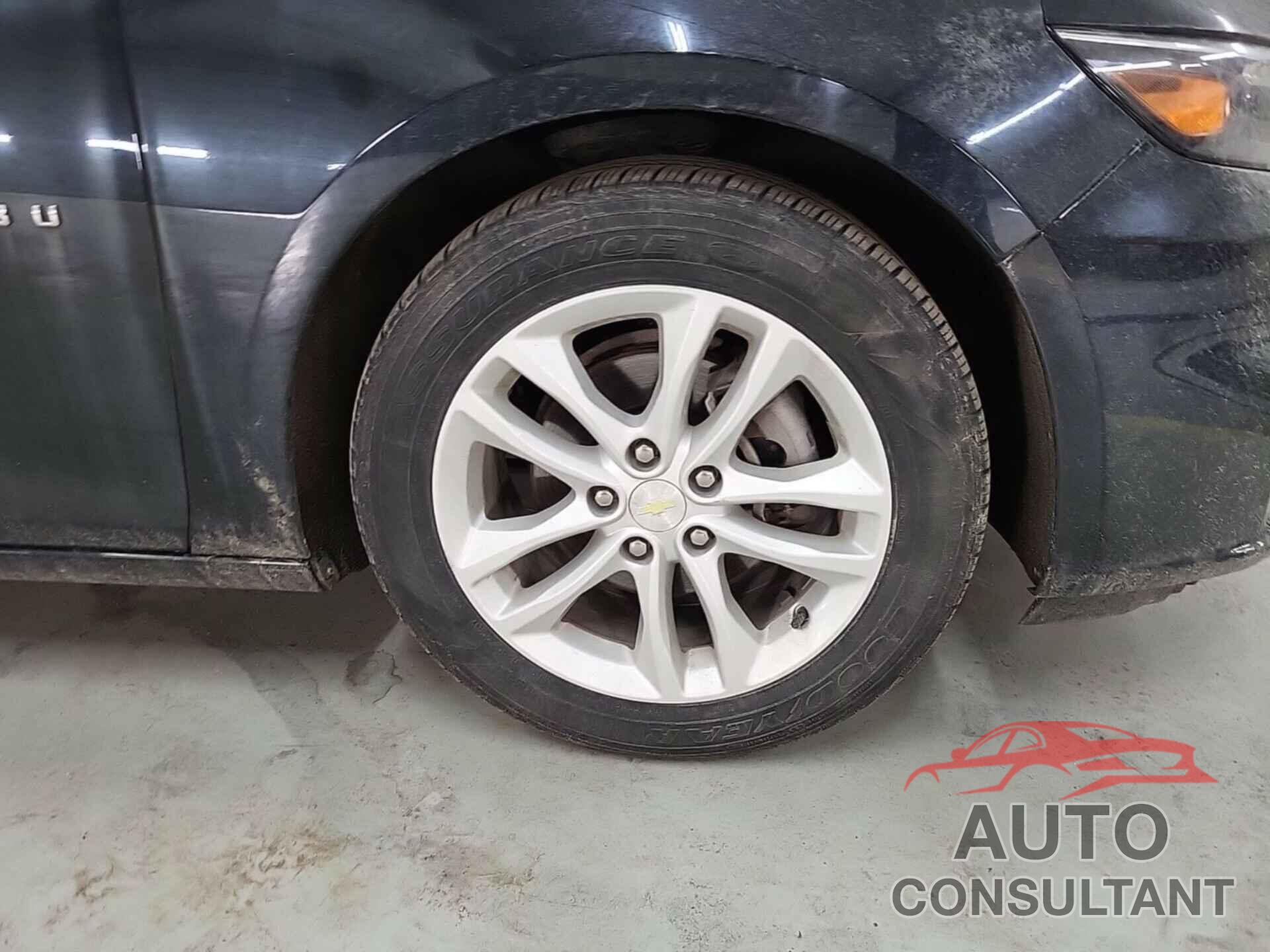 CHEVROLET MALIBU 2018 - 1G1ZD5ST7JF188099