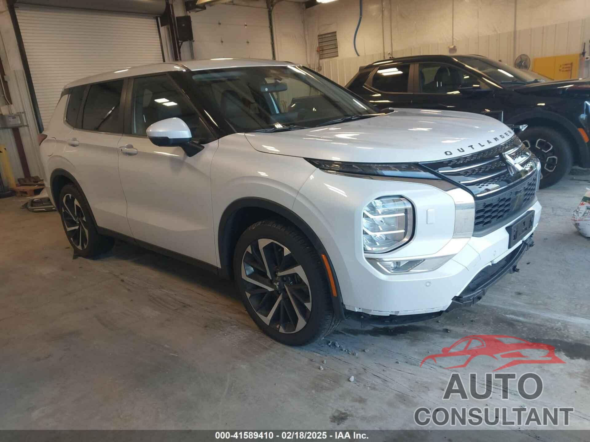 MITSUBISHI OUTLANDER 2024 - JA4J4VA89RZ012001