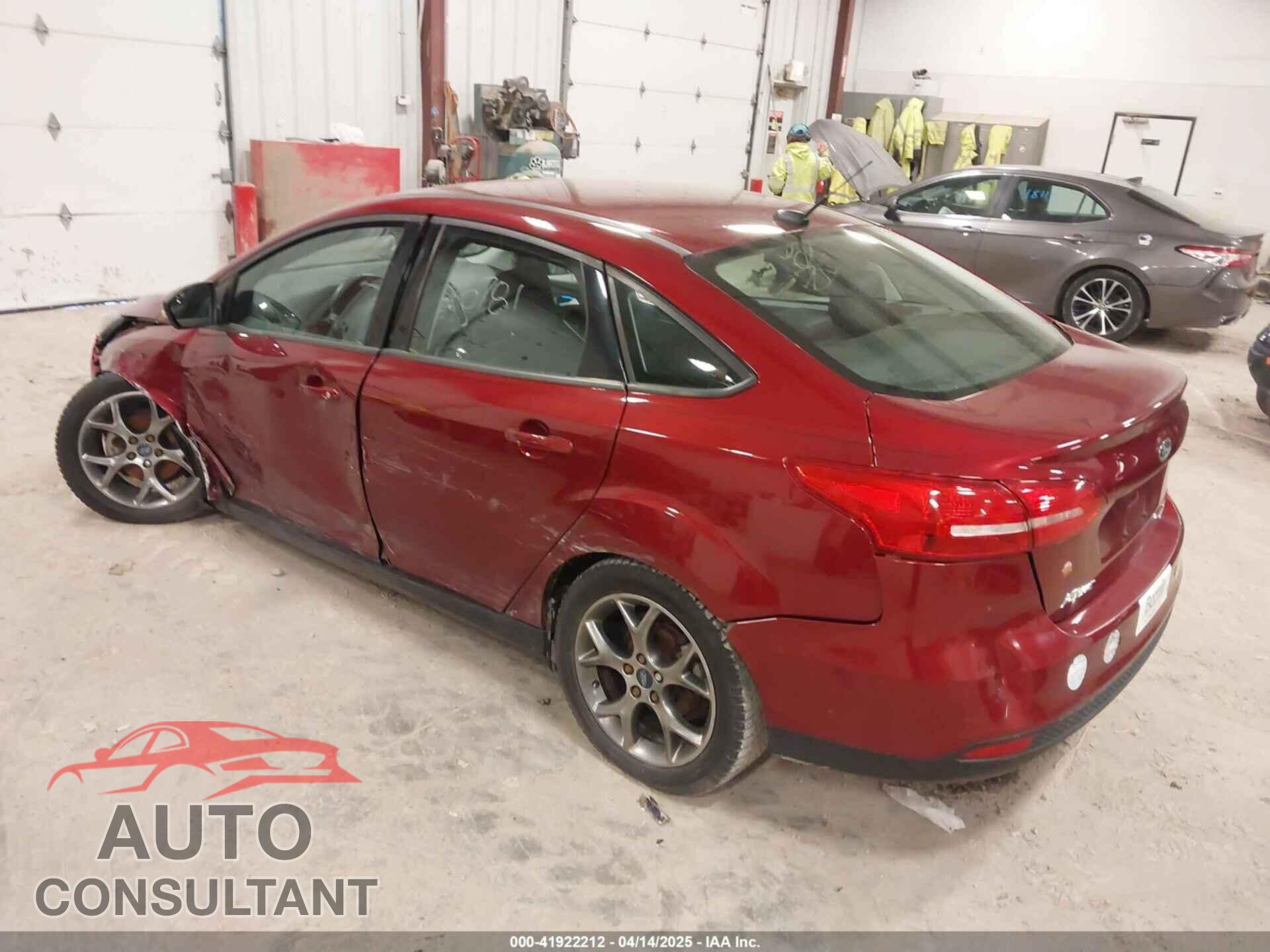 FORD FOCUS 2016 - 1FADP3F22GL404312