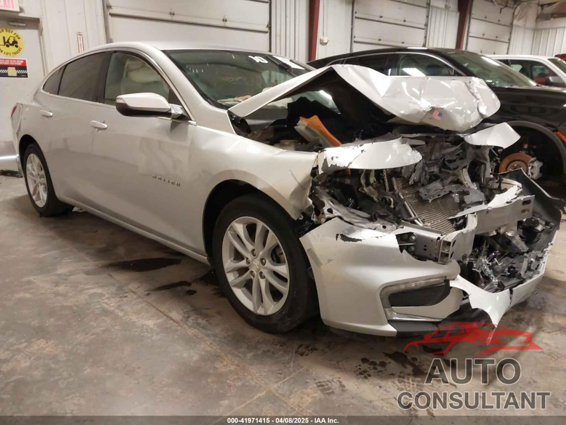 CHEVROLET MALIBU 2017 - 1G1ZE5ST8HF201241