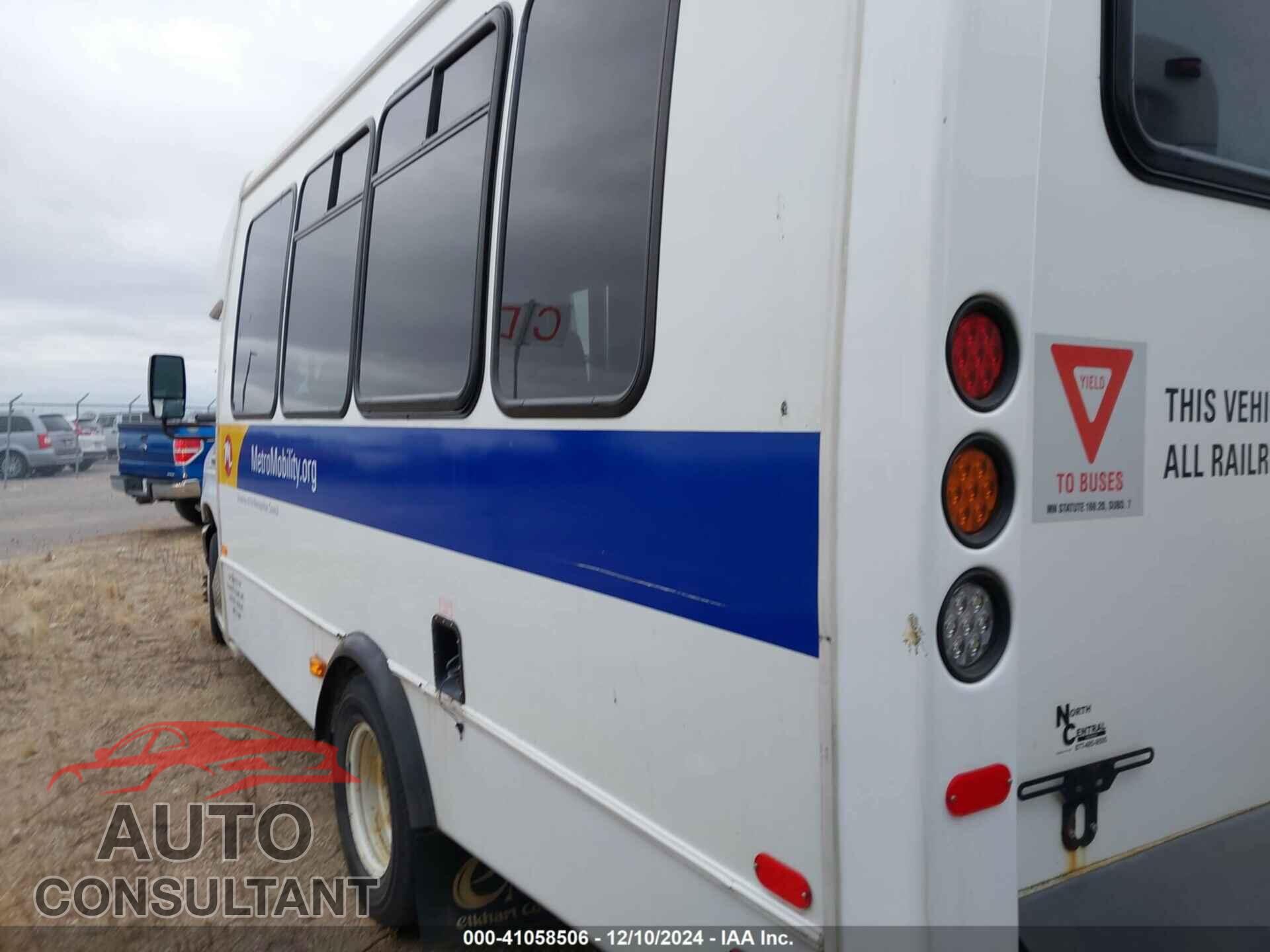 FORD E-450 CUTAWAY 2017 - 1FDFE4FS2HDC33602